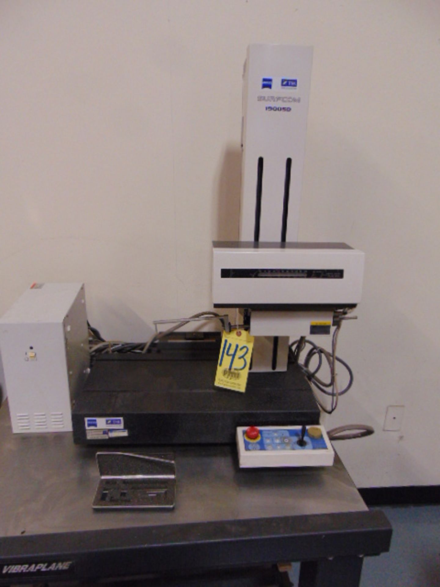 SURFACE ROUGHNESS TESTER, ZEISS MDL. SURFCOM 1900SD