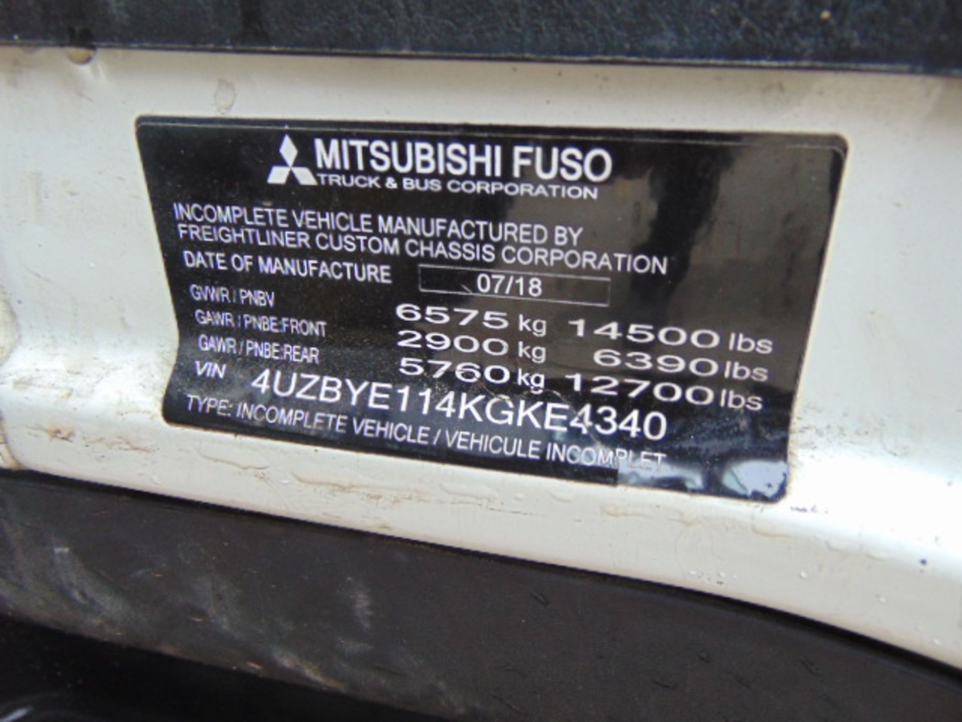 FLATBED WORK TRUCK, 2019 MITSUBISHI FUSO CANTER MDL. FE140, gasoline pwrd., auto. trans., approx. - Image 11 of 19