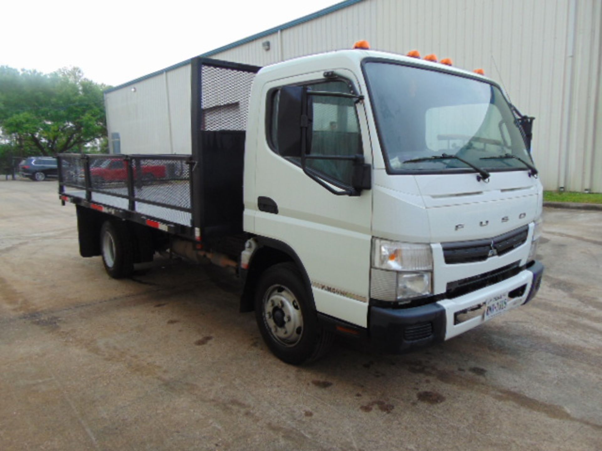 FLATBED WORK TRUCK, 2019 MITSUBISHI FUSO CANTER MDL. FE140, gasoline pwrd., auto. trans., approx. - Image 2 of 19