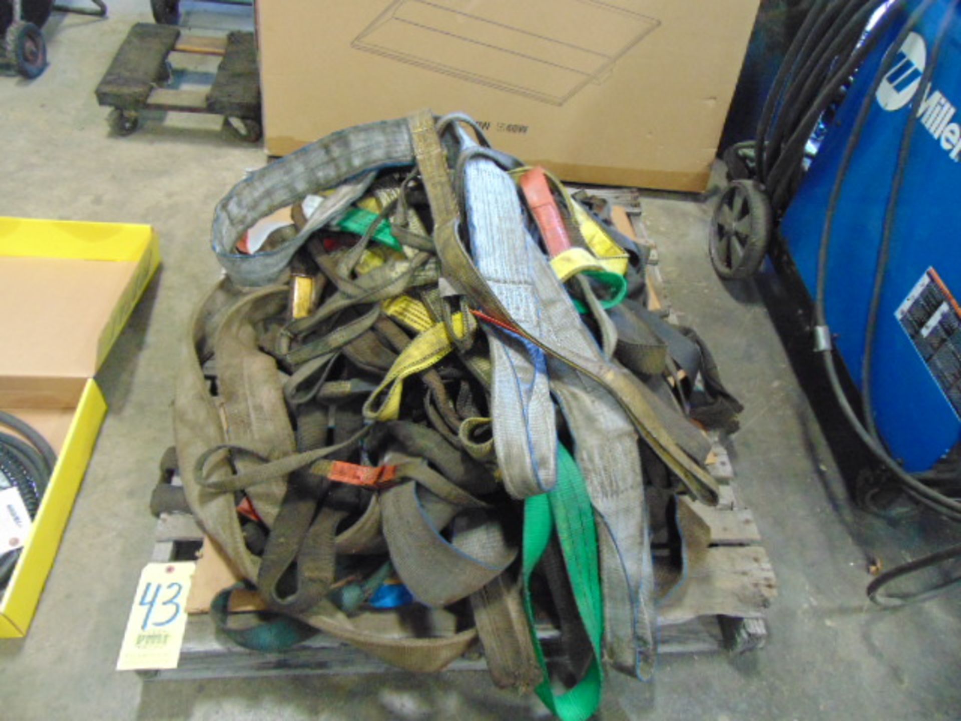 LOT OF SLINGS, assorted (on one pallet)