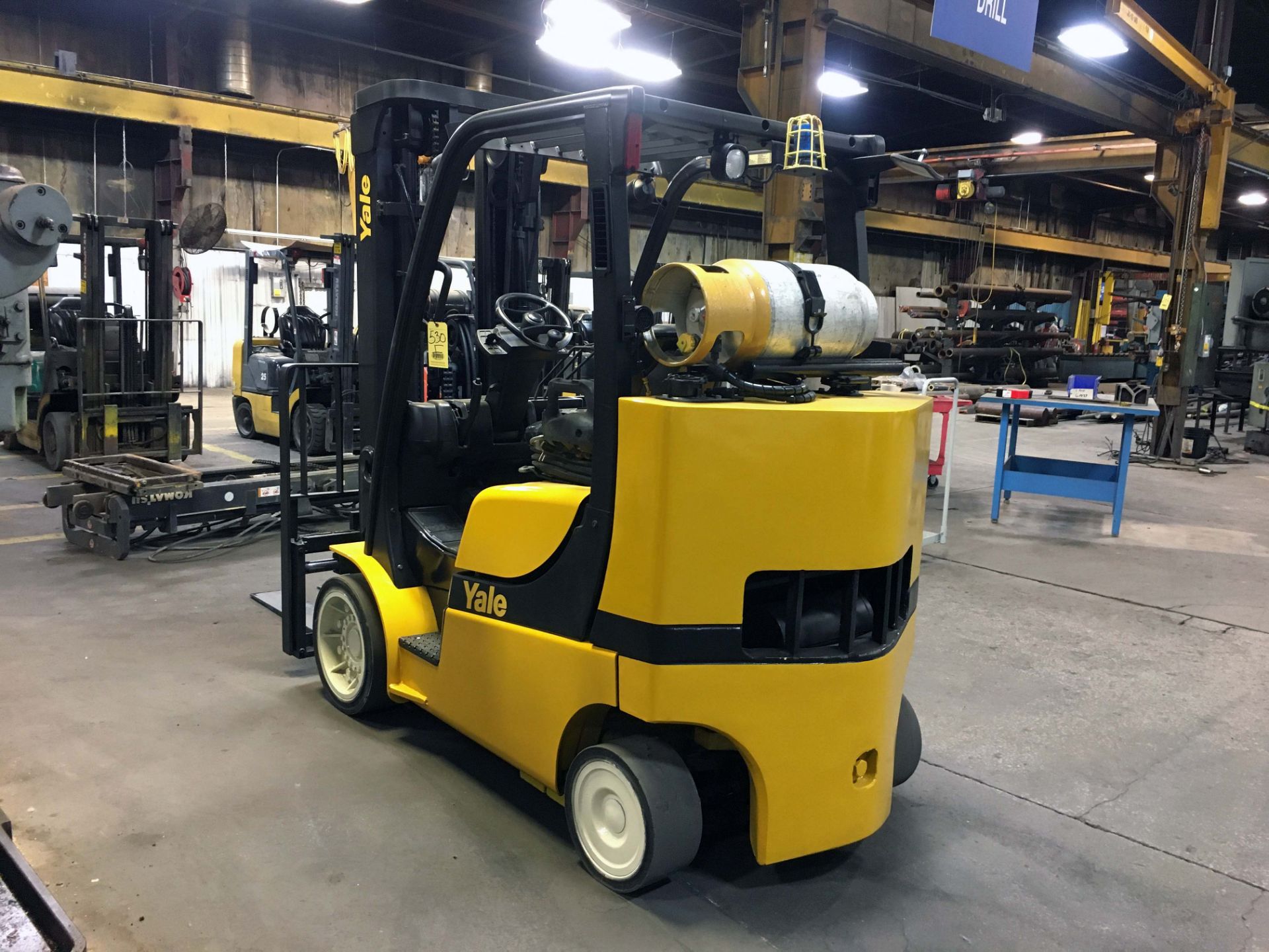 FORKLIFT, YALE 8,000-LB. BASE CAP. MDL. GLC080, new 2014, 94" triple stage mast, 204" lift ht., LPG, - Image 2 of 6