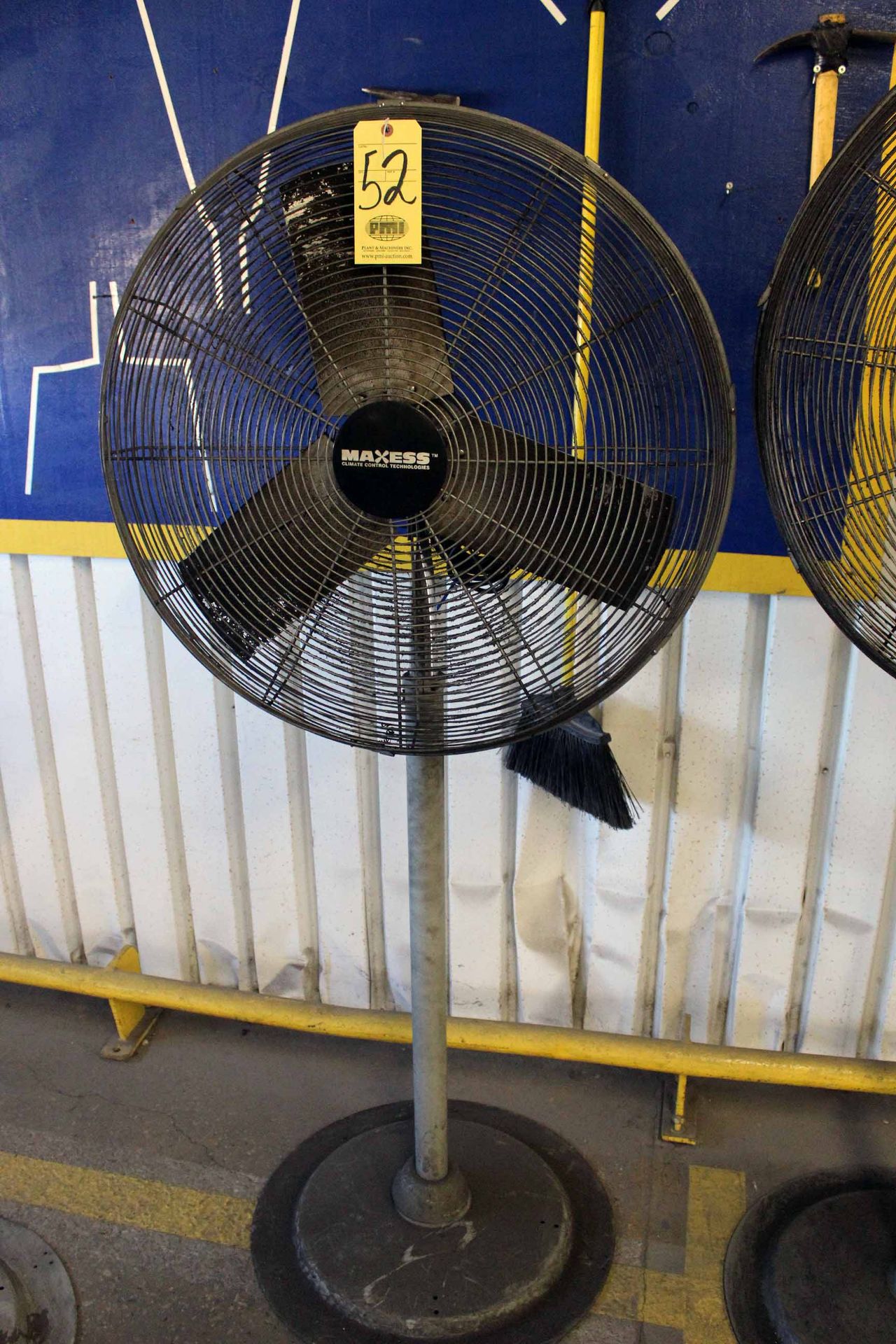 PEDESTAL FAN, 30"