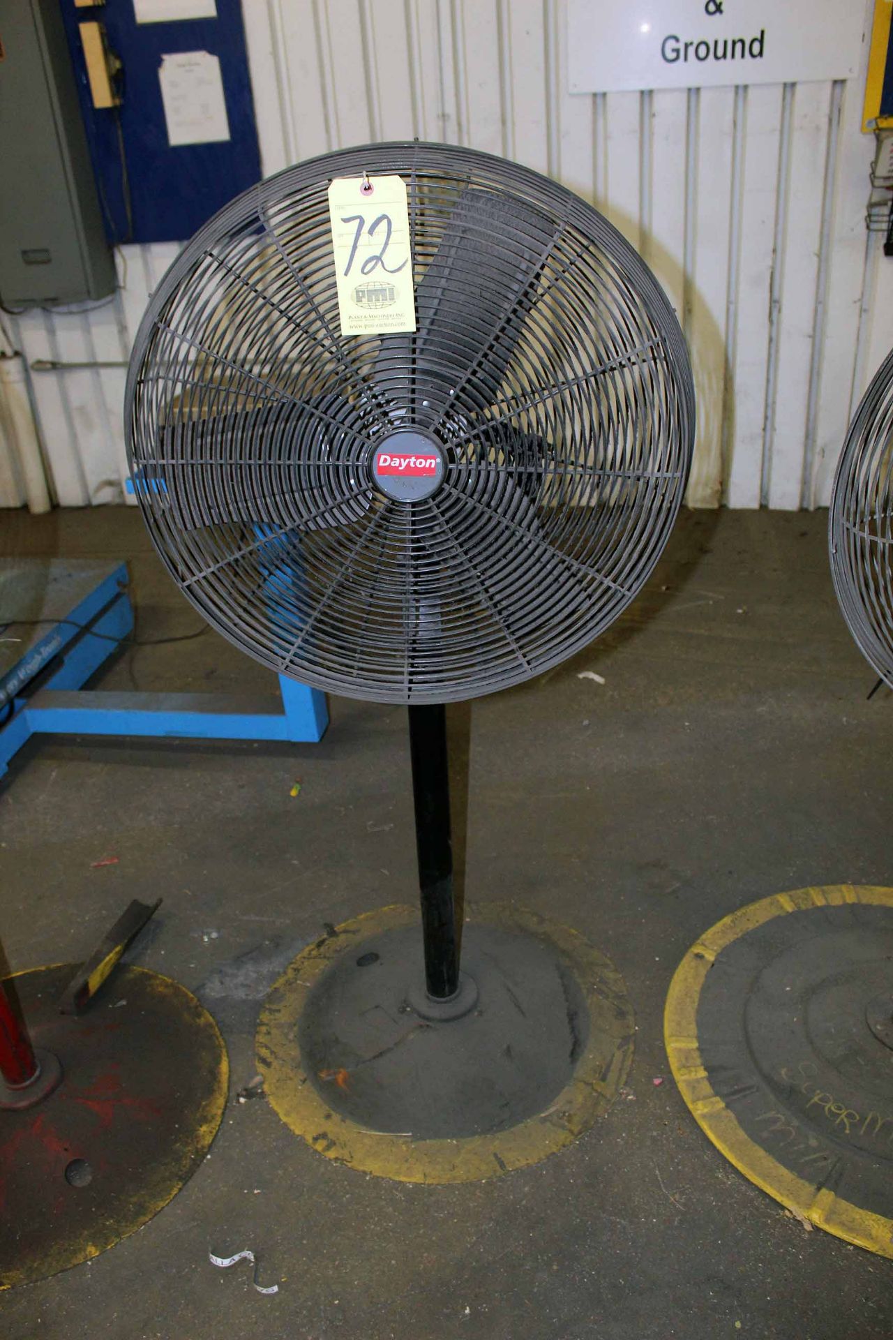 PEDESTAL FAN, 24"