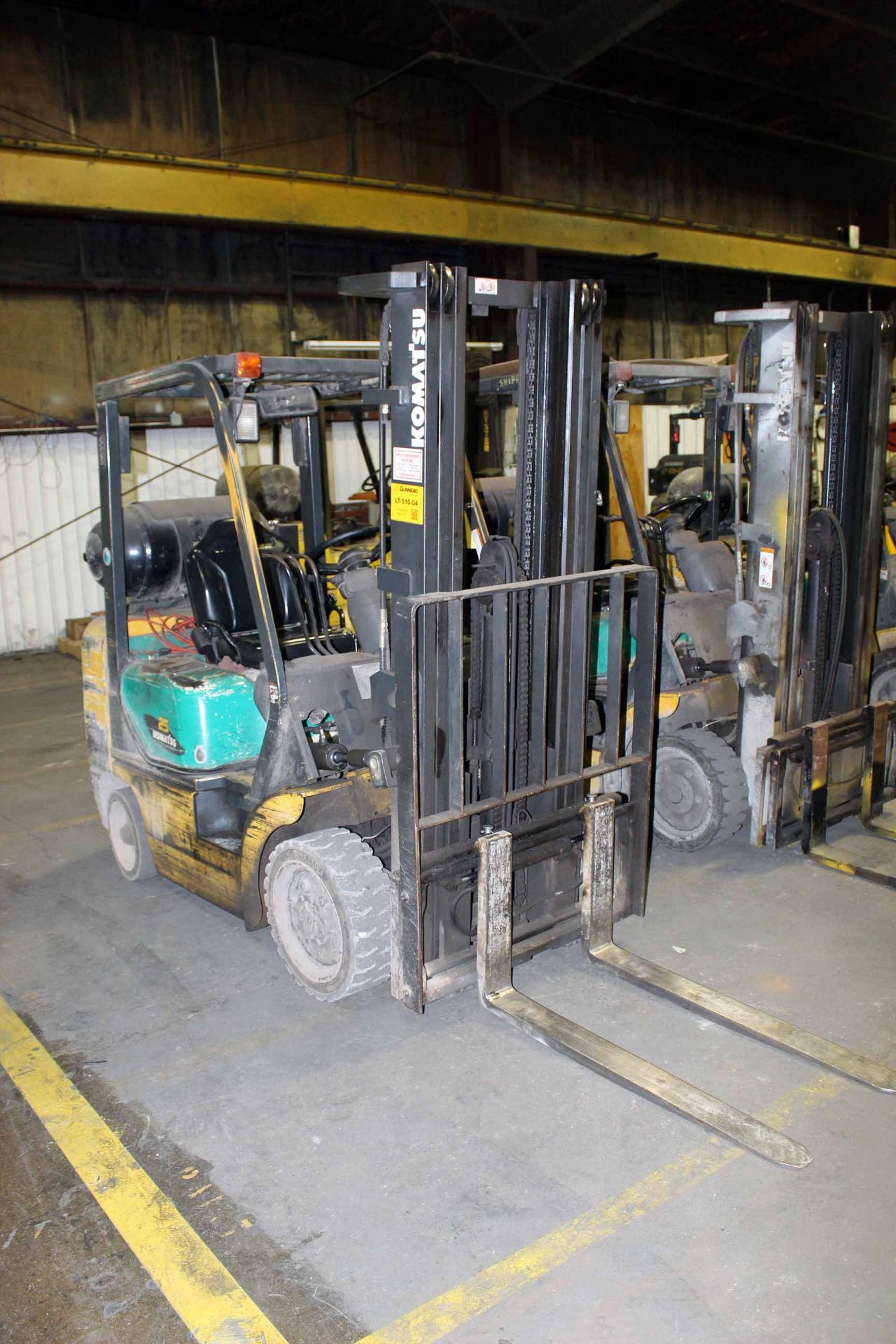 FORKLIFT, KOMATSU 5,000 LB. BASE CAP. MDL. FG25ST-14, 4,450 lb. cap. @ 24” L.C., currently