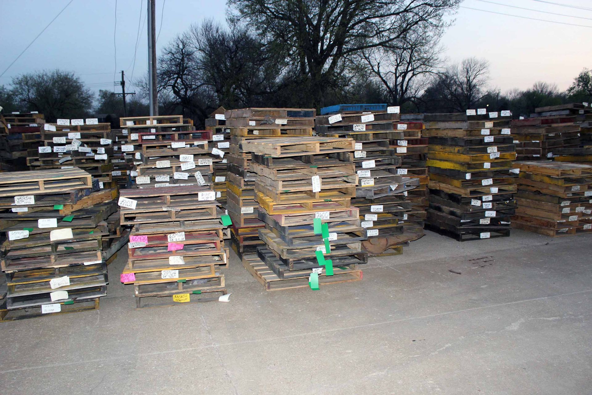 LOT OF WOODEN PALLETS (large)