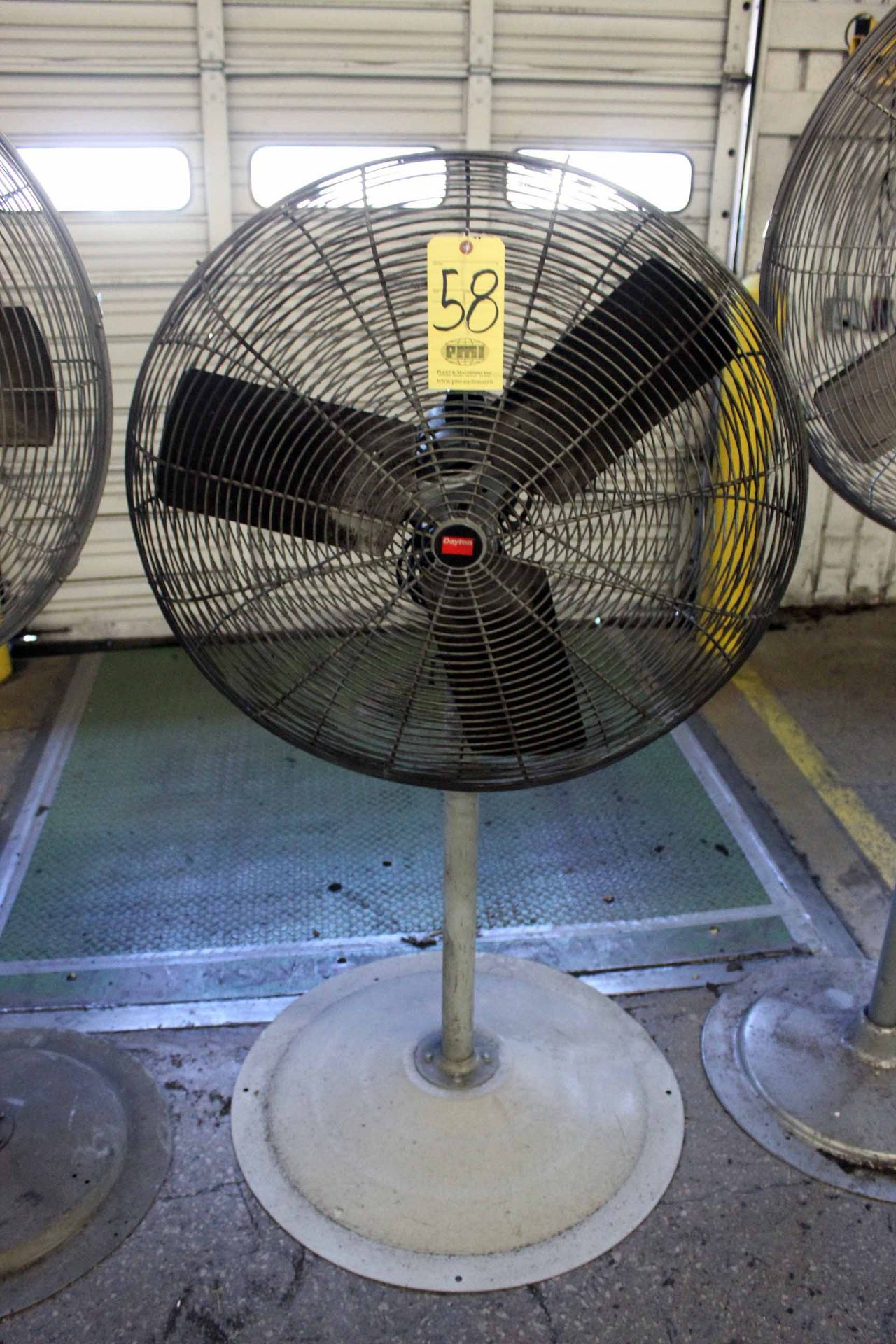 PEDESTAL FAN, 30"