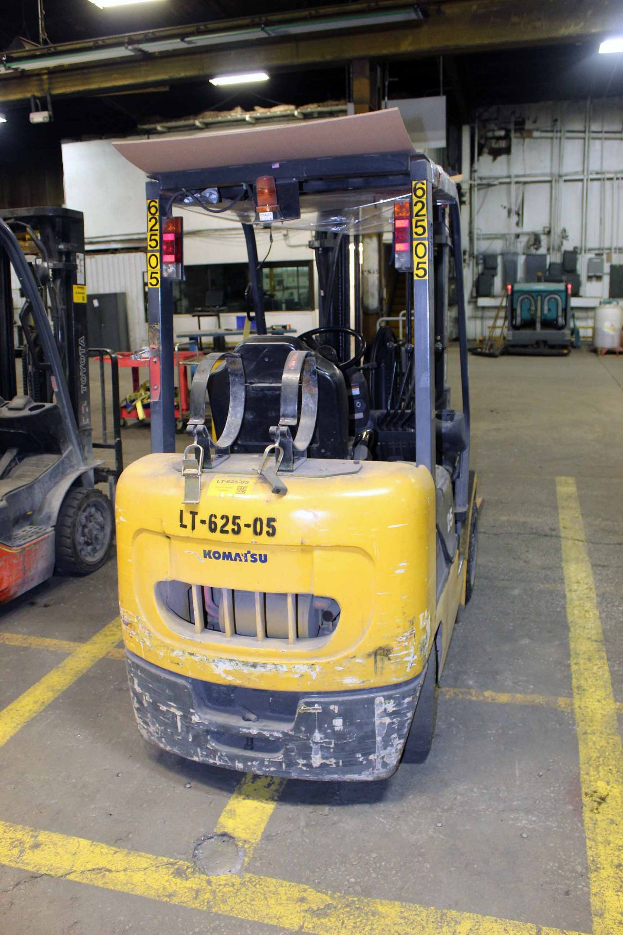 FORKLIFT, KOMATSU 5,000 LB. BASE CAP. MDL. FG25ST-14, 4,450 lb. cap. @ 24” L.C., arranged for LP - Image 3 of 4