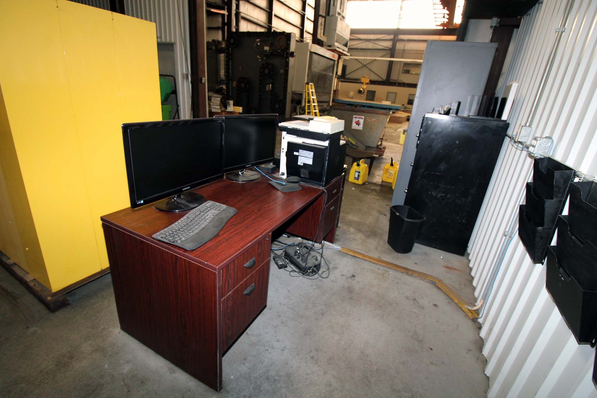 LOT OF OFFICE FURNITURE: (2) desks, monitors, printer, file cabinet & chairs - Image 4 of 5