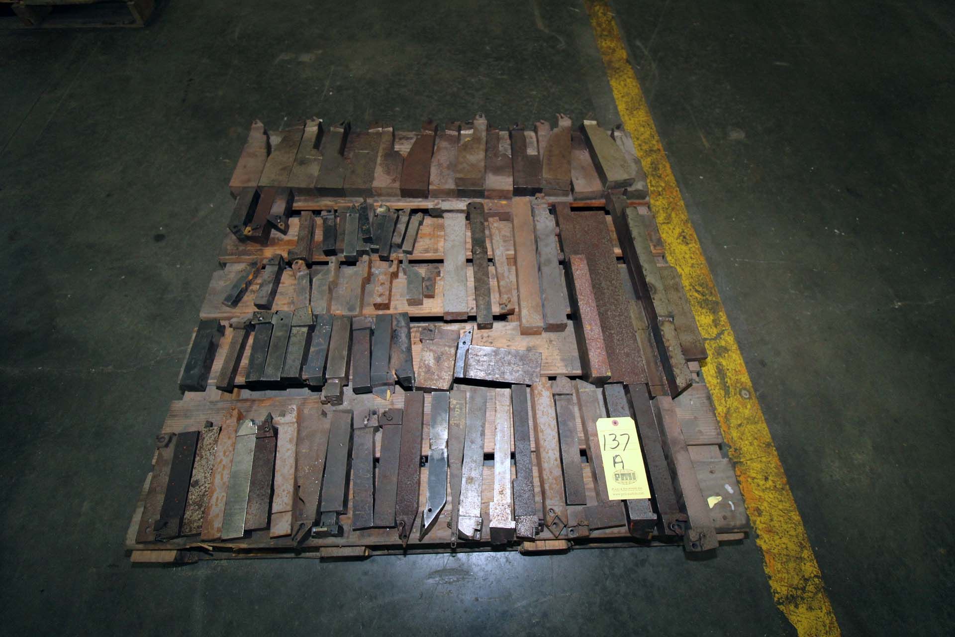 LOT OF TURNING TOOLS