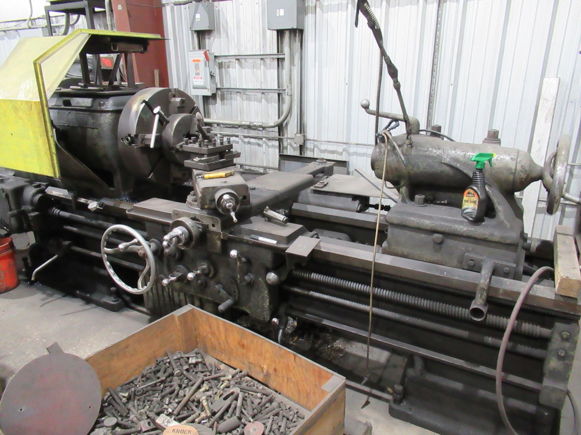 ENGINE LATHE, MONARCH HEAVY DUTY, 32" swing, 60" dist. btn. centers, 24" dia. 4-jaw chuck, taper