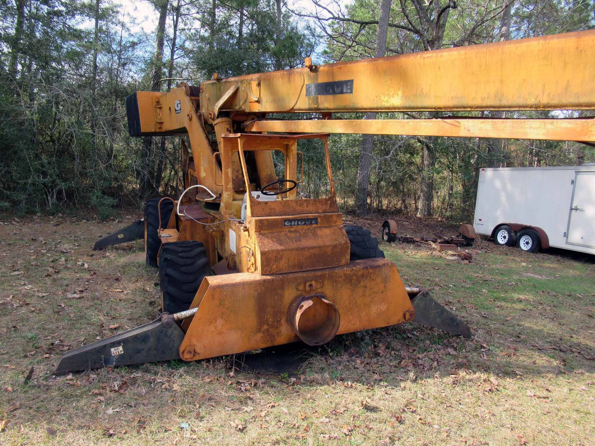 ROUGH TERRAIN CRANE, GROVE RT 58/58A, 58' BOOM LENGTH 28,000 LB. CAP. @ 10' RADIUS, 2,000 LB. CAP @ - Image 6 of 6