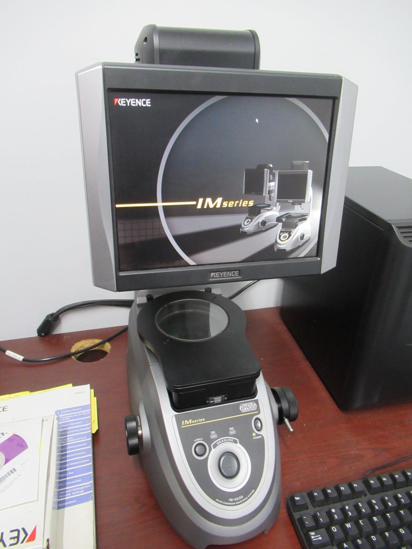 IMAGE DIMENSION MEASURING SYSTEM, KEYENCE MDL. IM-6020, IM-6501E computer software, S/N CC112120 - Image 2 of 9