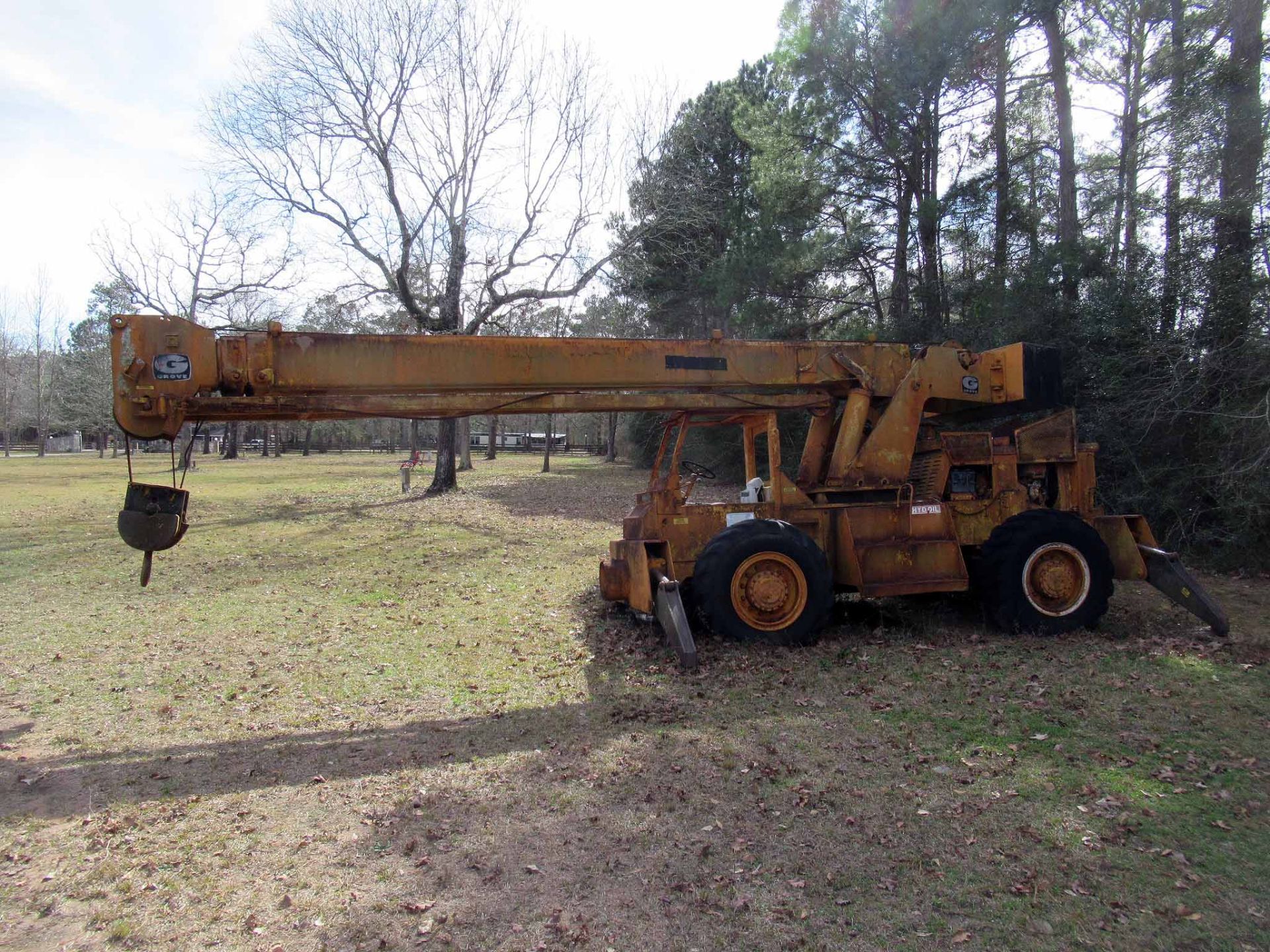 ROUGH TERRAIN CRANE, GROVE RT 58/58A, 58' BOOM LENGTH 28,000 LB. CAP. @ 10' RADIUS, 2,000 LB. CAP @