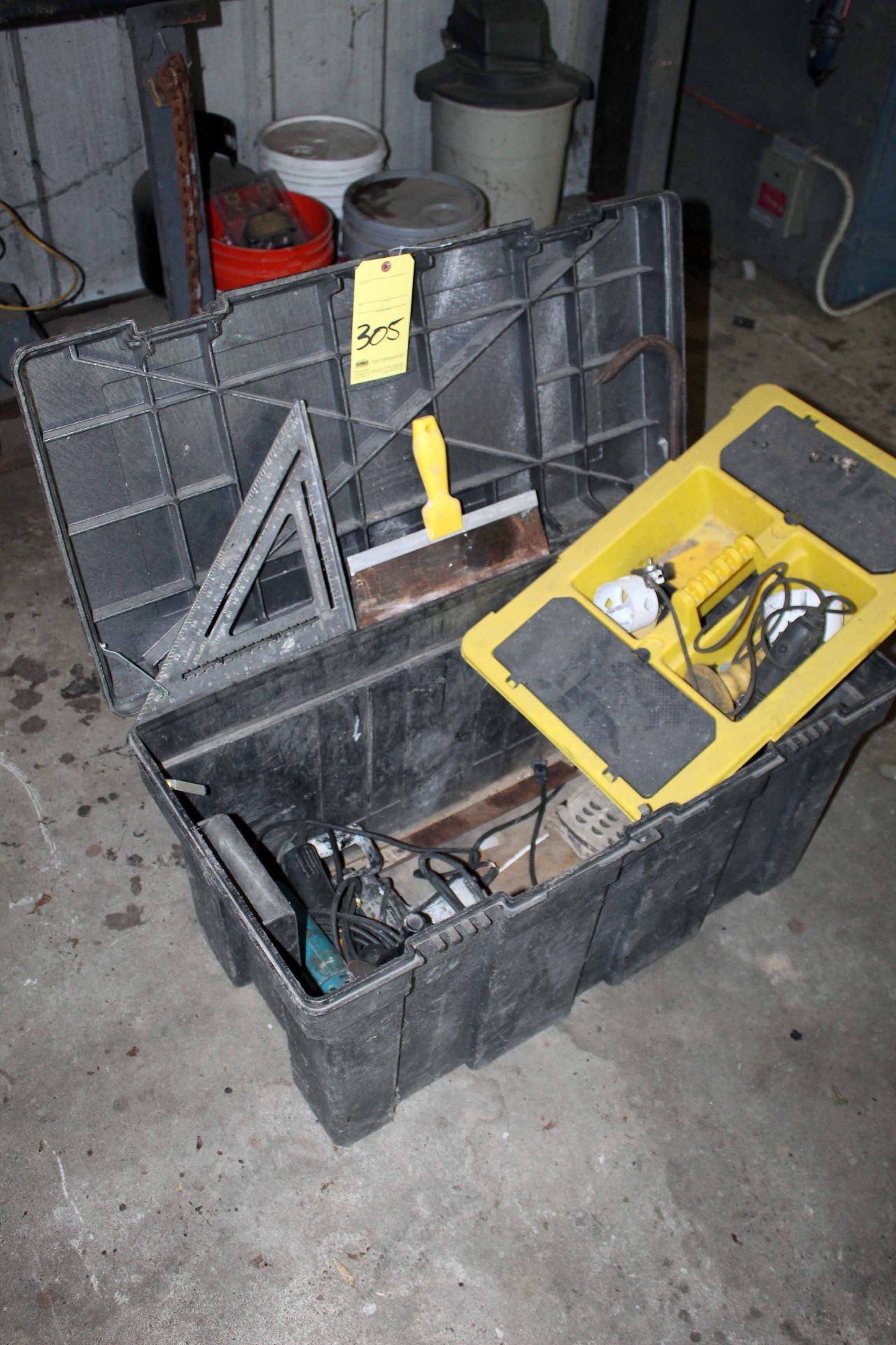 PORTABLE STORAGE/TOOL BOX W/CONTENTS (Location 9: Unisert Multiwall Systems, 13295 Rocky Road,