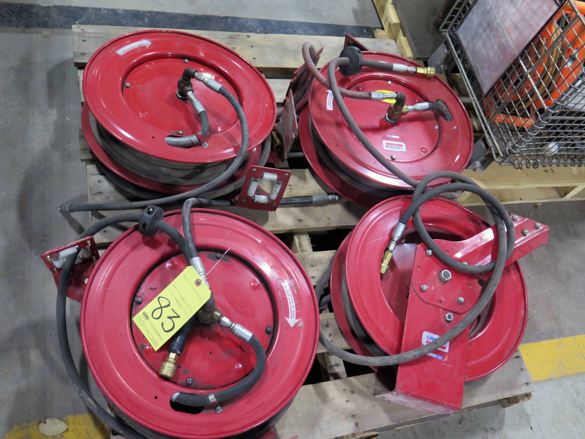 LOT OF WALL MOUNT RETRACTABLE HOSE REELS, LINCOLN (4)