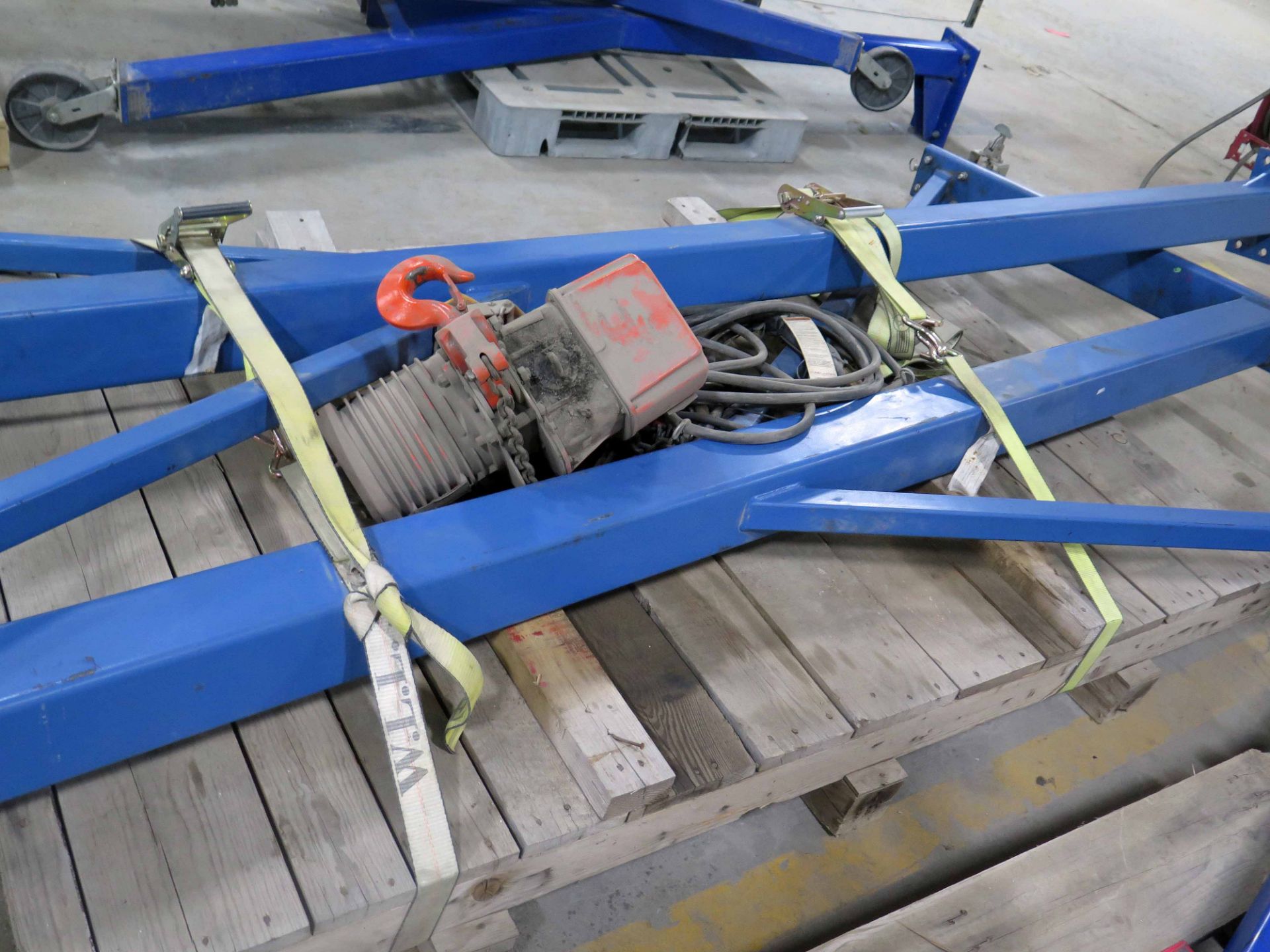 A-FRAME GANTRY CRANE, 2 T. CAP., Black Bear 2 T. cap. Mdl. YSL200 electric chain hoist - Image 2 of 2