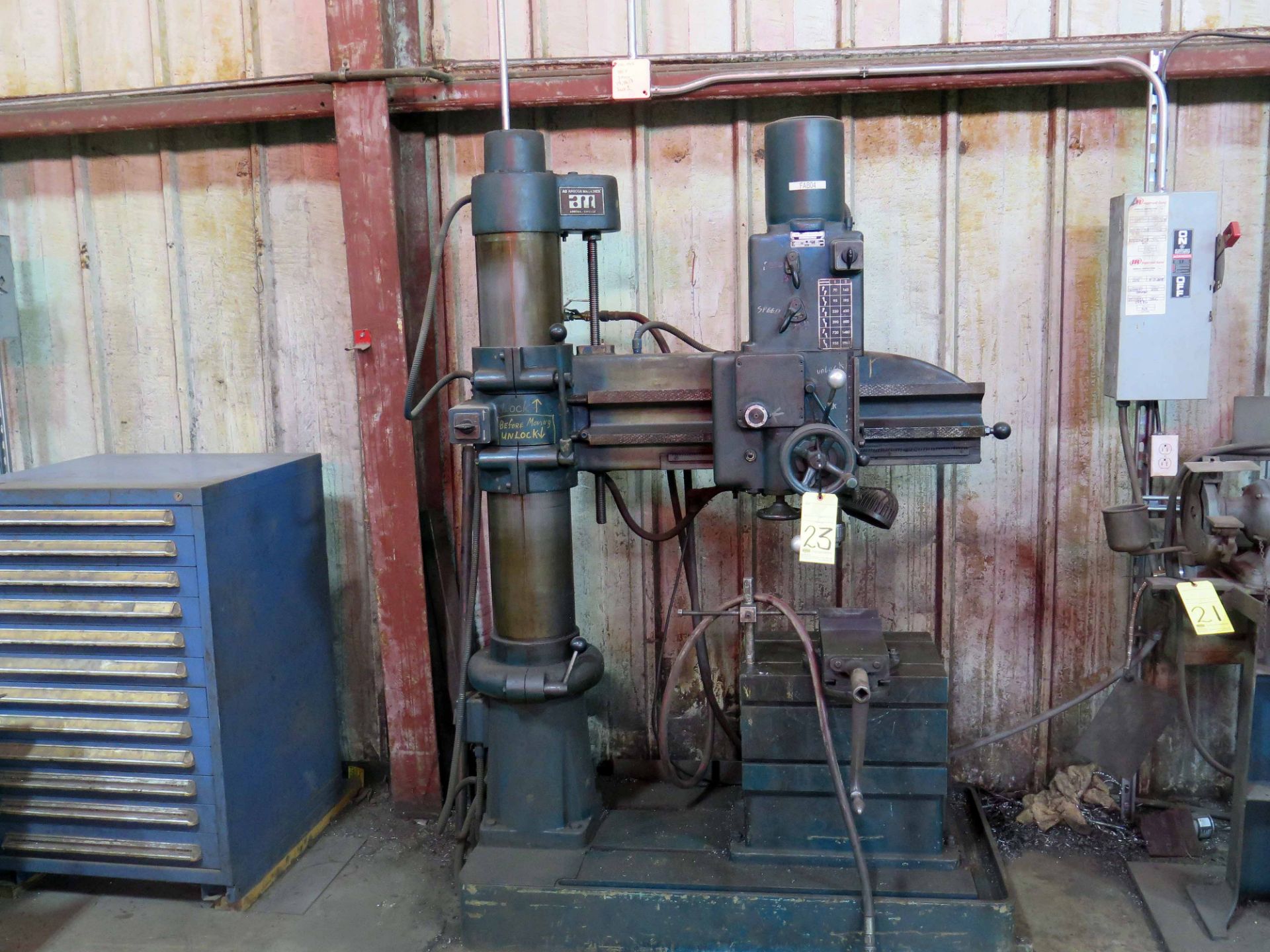 RADIAL ARM DRILL, ARBOGA 3' X 9" MDL. RLM3512, w / box table & vise, spds: 70-1965 RPM, S/N 280549