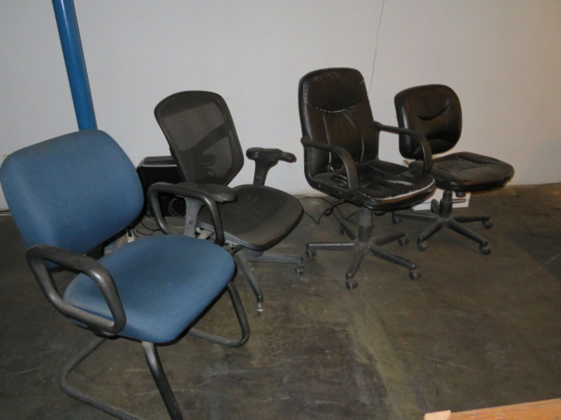 LOT OF OFFICE FURNITURE: desk, long table, (4) chairs, (2) filing cases - Image 5 of 5