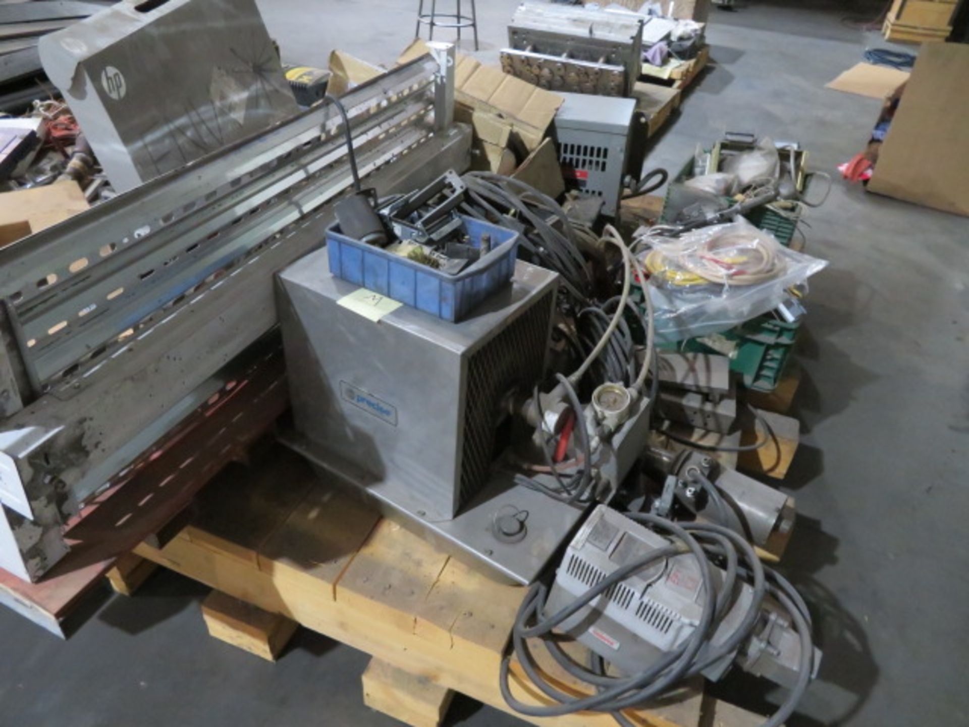 LOT CONSISTING OF: assorted electrical & electronic, repair parts (out of service) - Bild 3 aus 7