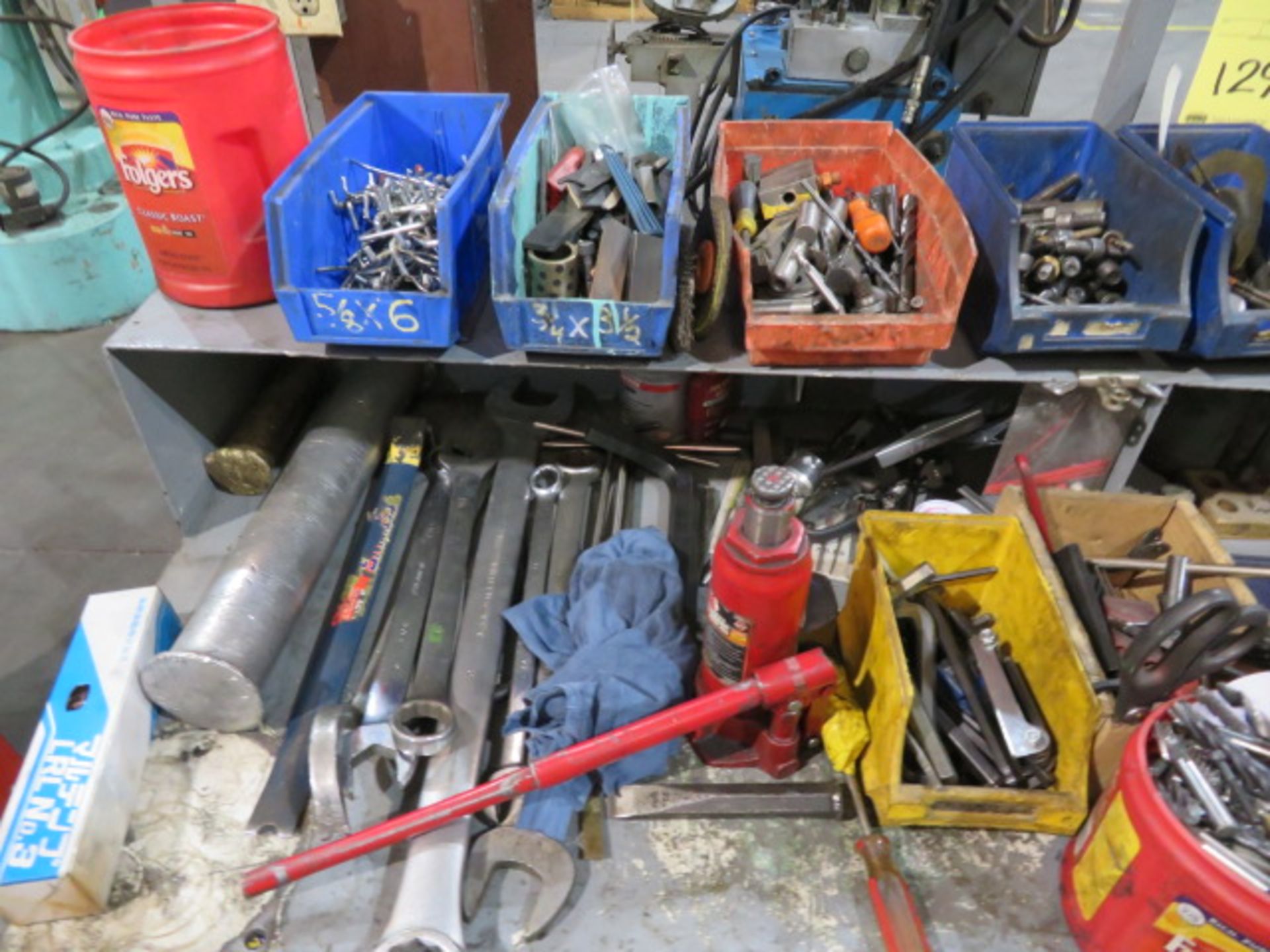 BENCH, w/assorted shop tools & machine shop accessories - Bild 2 aus 3
