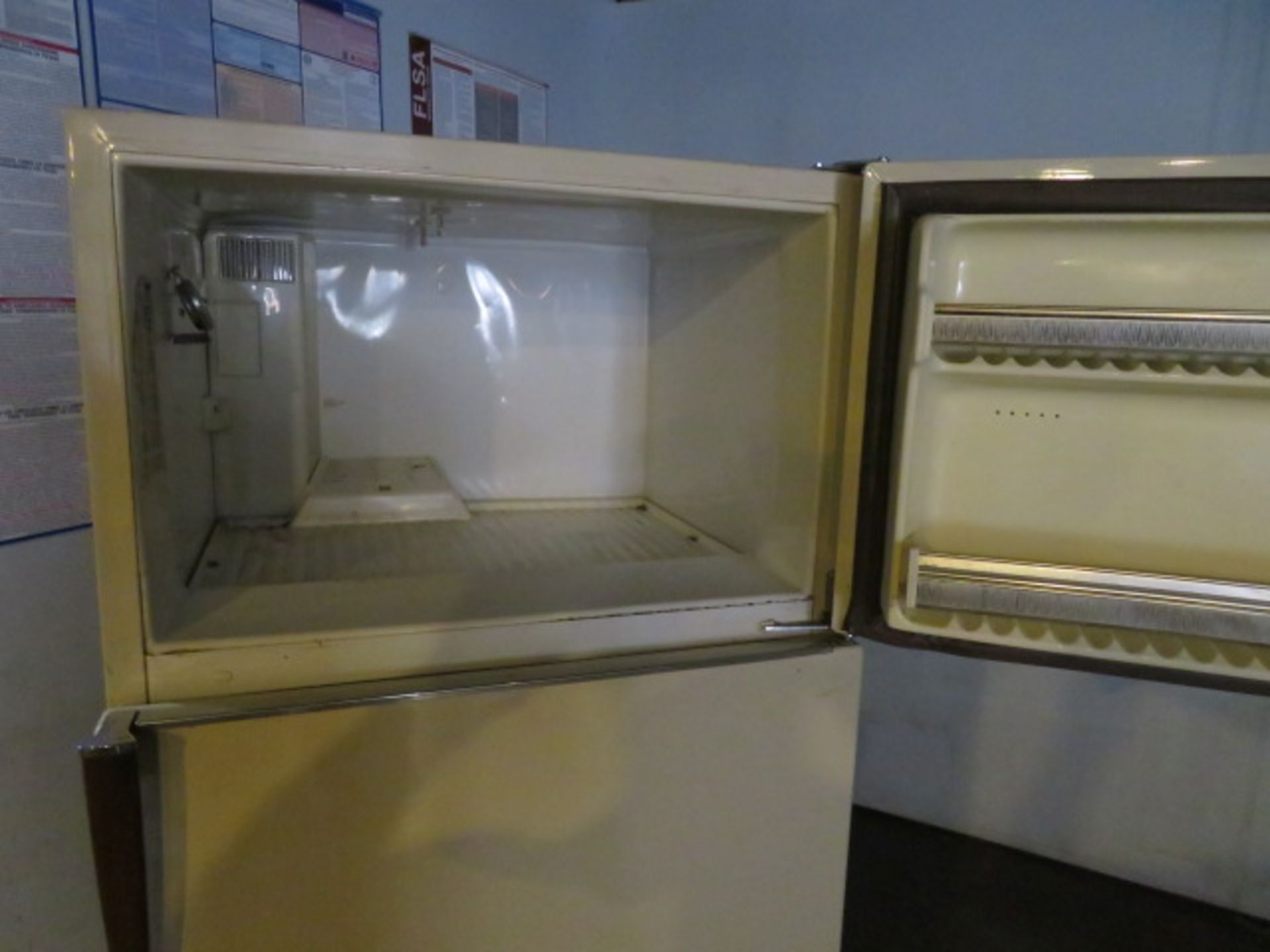 REFRIGERATOR, G.E., 18 cu. ft. - Image 3 of 4