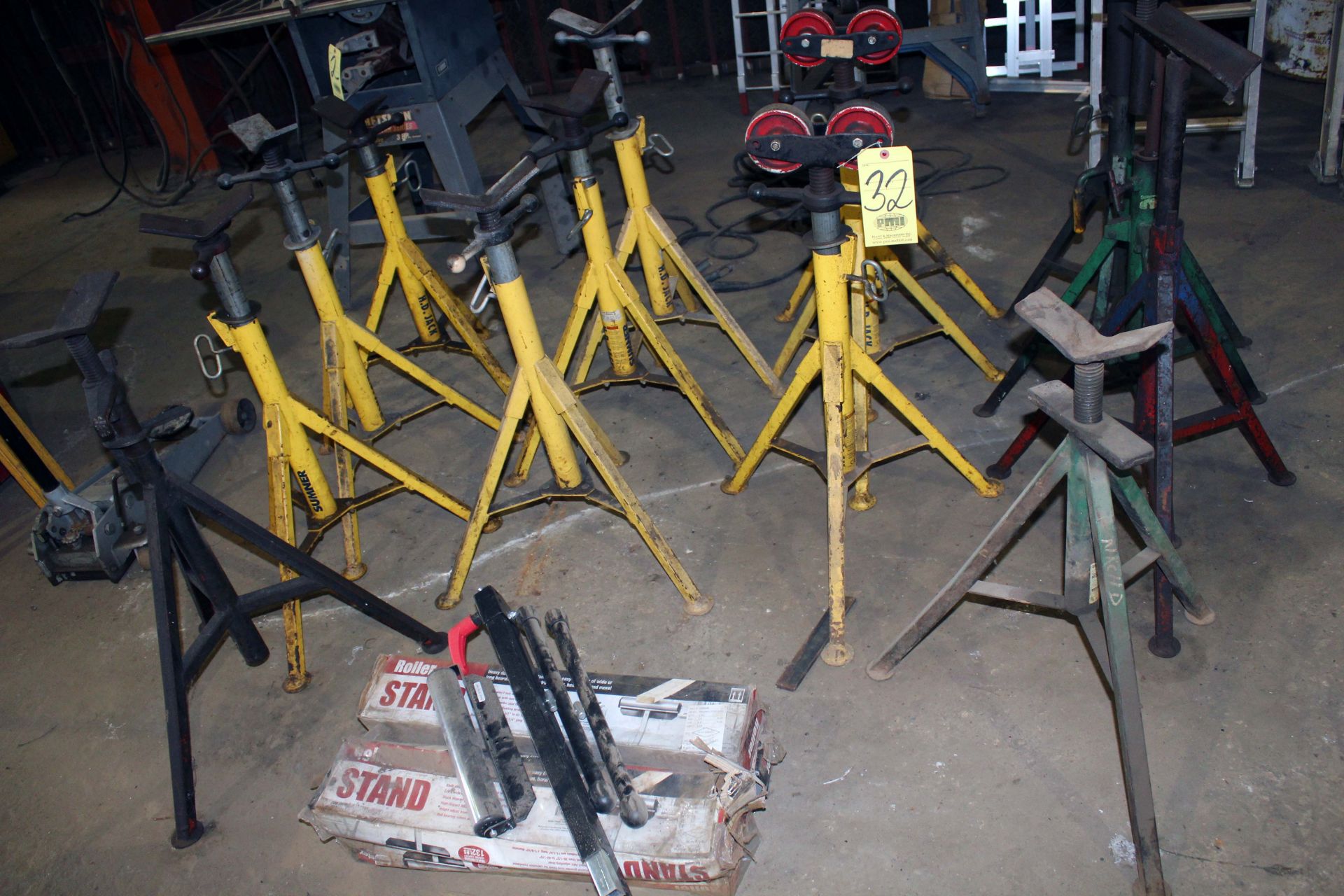 LOT OF PIPE STANDS: V-style & roller
