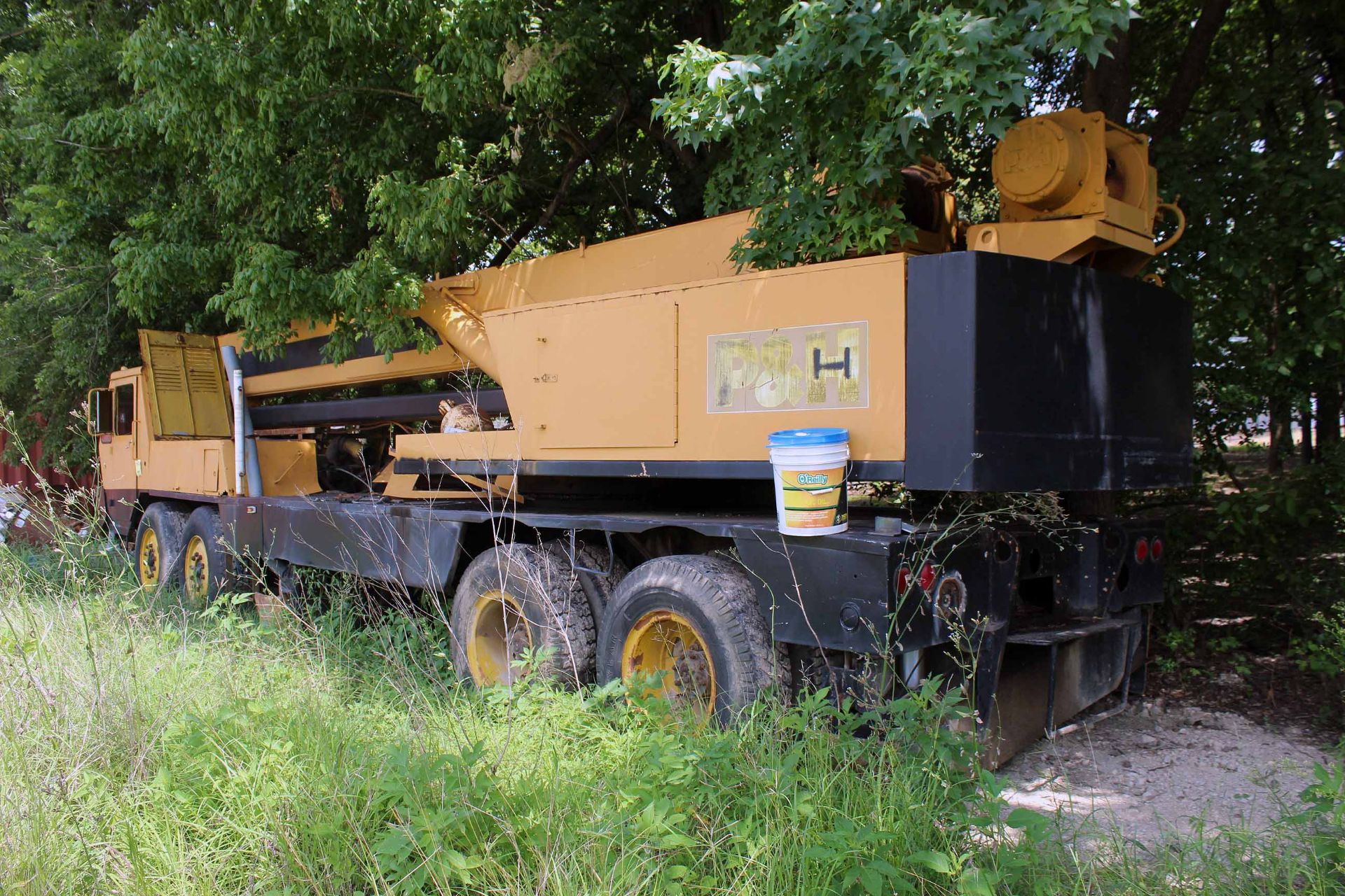 ROUGH TERRAIN CRANE, P&H 3000, 30 T. cap., S/N 48273 (Located at: 11700 Trickey Rd., Houston, TX - Image 2 of 4