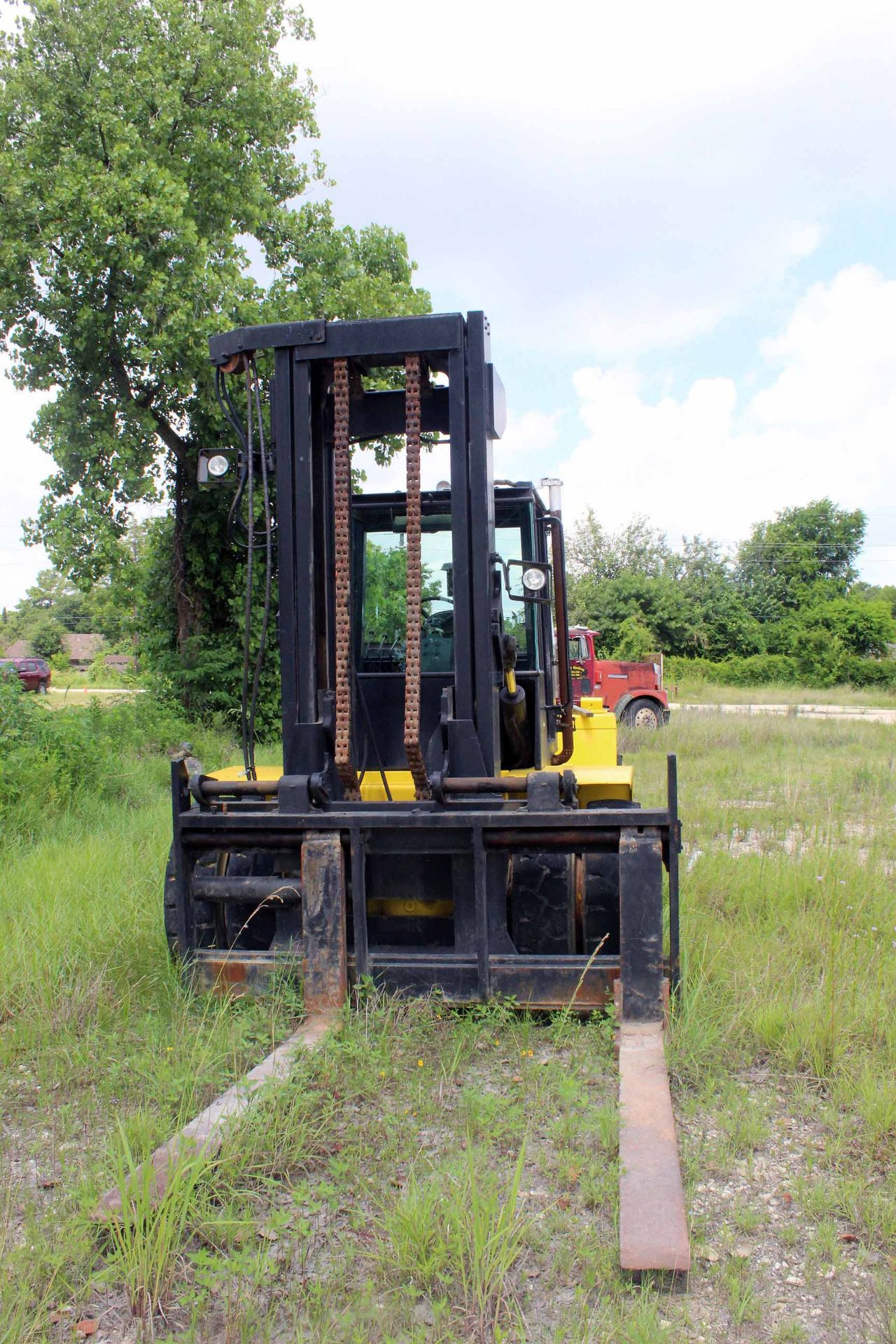 FORKLIFT, HYSTER 30,000 LB. BASE CAP. MDL. H300XL, 29,000 lb. cap. as equipped, diesel, 2-stage - Image 2 of 4