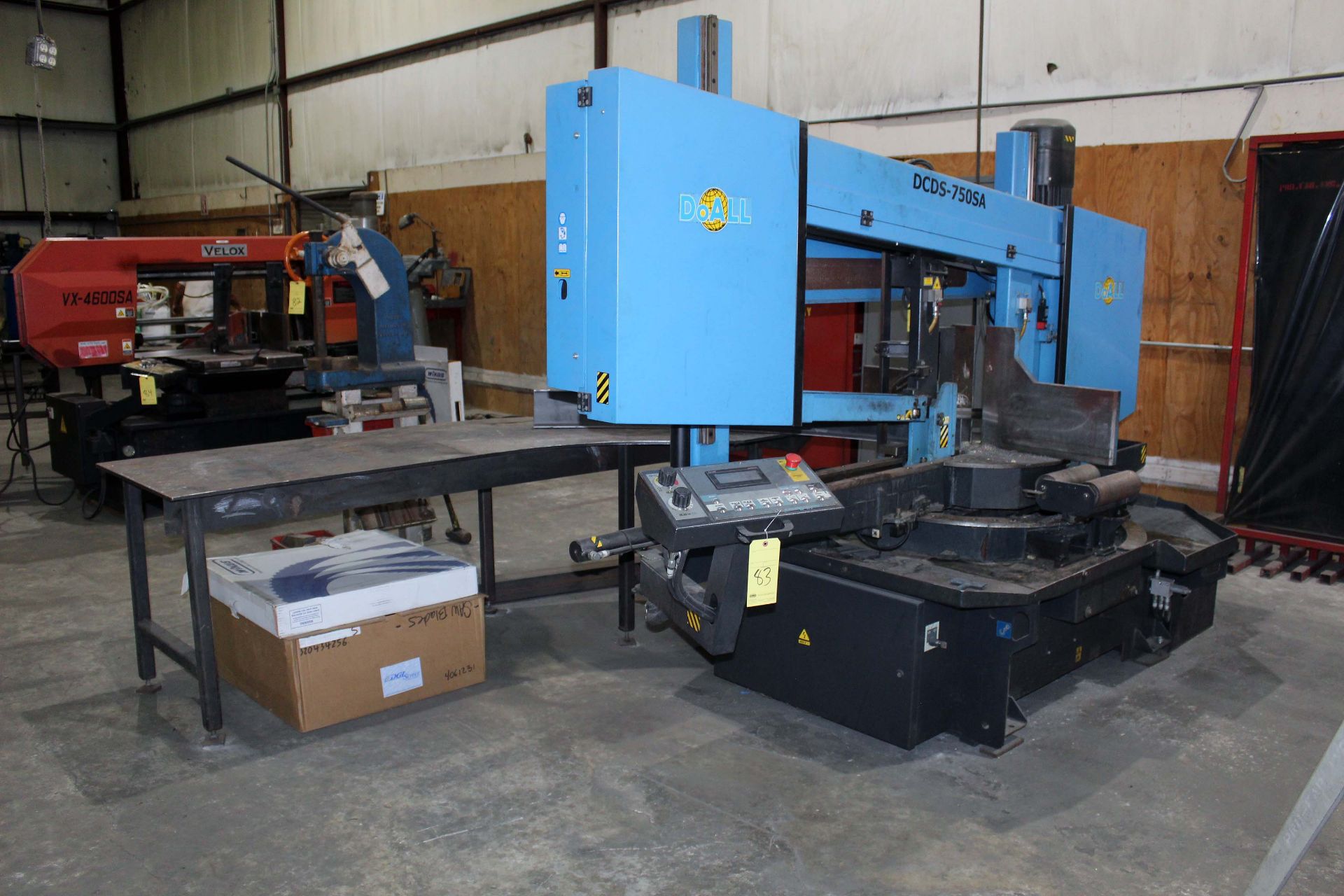 AUTOMATIC HORIZONTAL MITERING BANDSAW, DOALL MDL. DCDS-750SA, new 2018, 19.69" round tube cap., 15. - Image 3 of 9