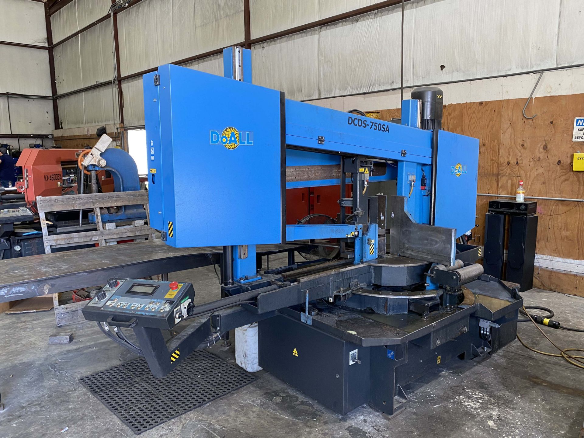 AUTOMATIC HORIZONTAL MITERING BANDSAW, DOALL MDL. DCDS-750SA, new 2018, 19.69" round tube cap., 15.