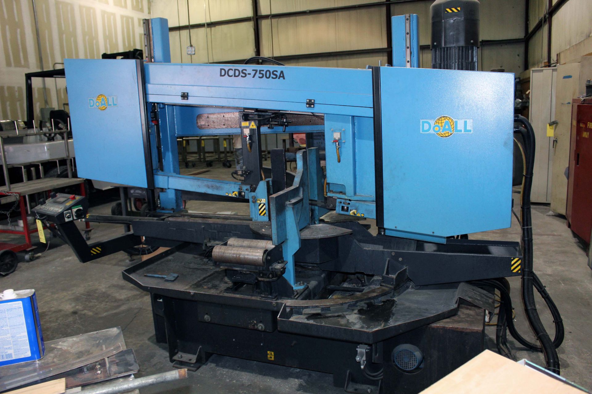 AUTOMATIC HORIZONTAL MITERING BANDSAW, DOALL MDL. DCDS-750SA, new 2018, 19.69" round tube cap., 15. - Image 4 of 9