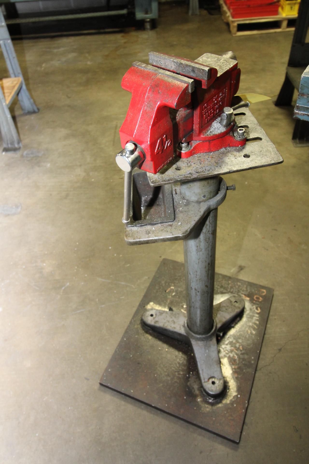 UTILITY VISE, 4-1/2", on vise - Image 2 of 2