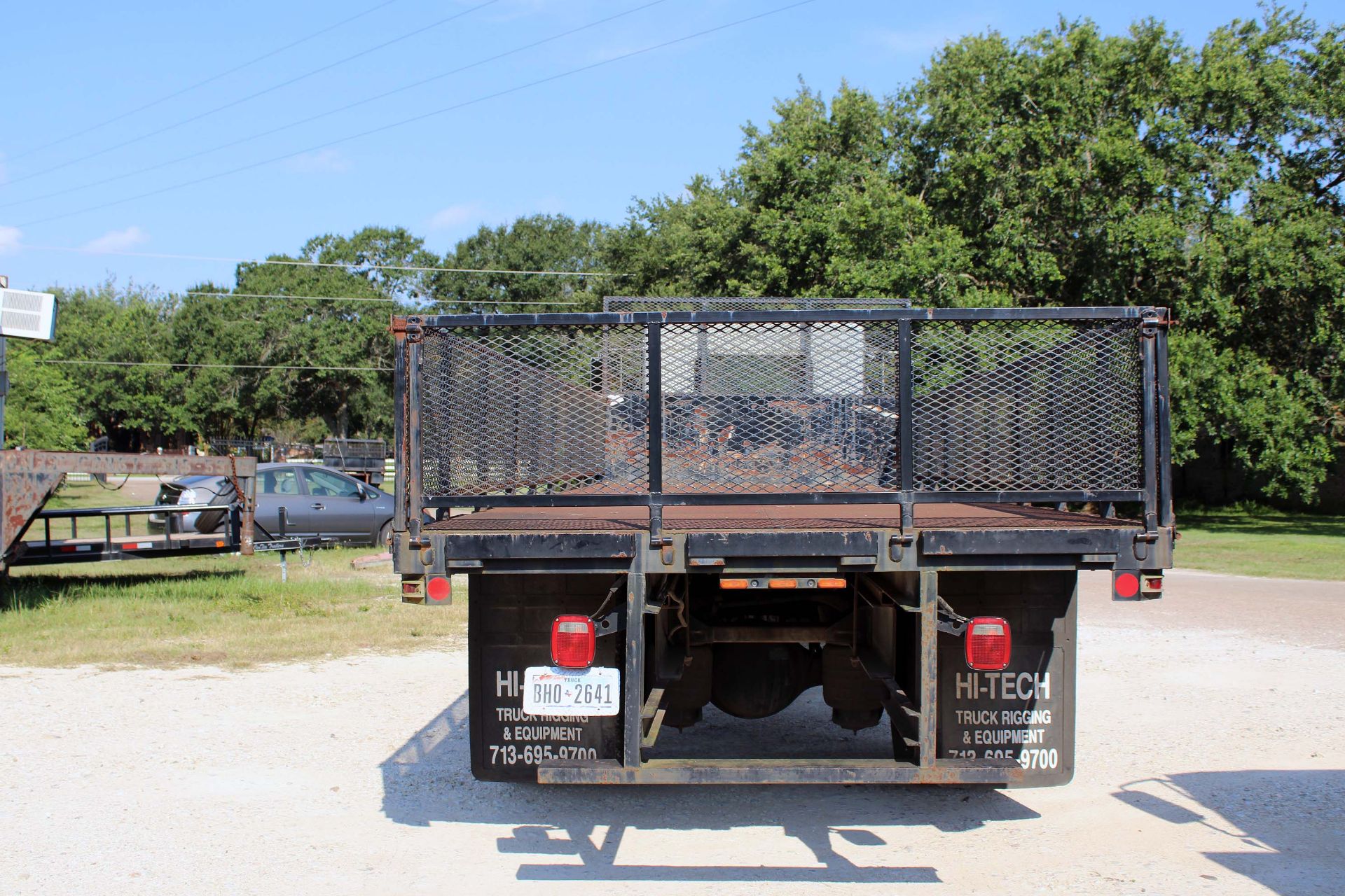 FLATBED TRUCK, 2012 KENWORTH, 26,000 lb. G.V.W.R., Perkins diesel engine, 24’ diamond plate bed w/ - Image 4 of 10