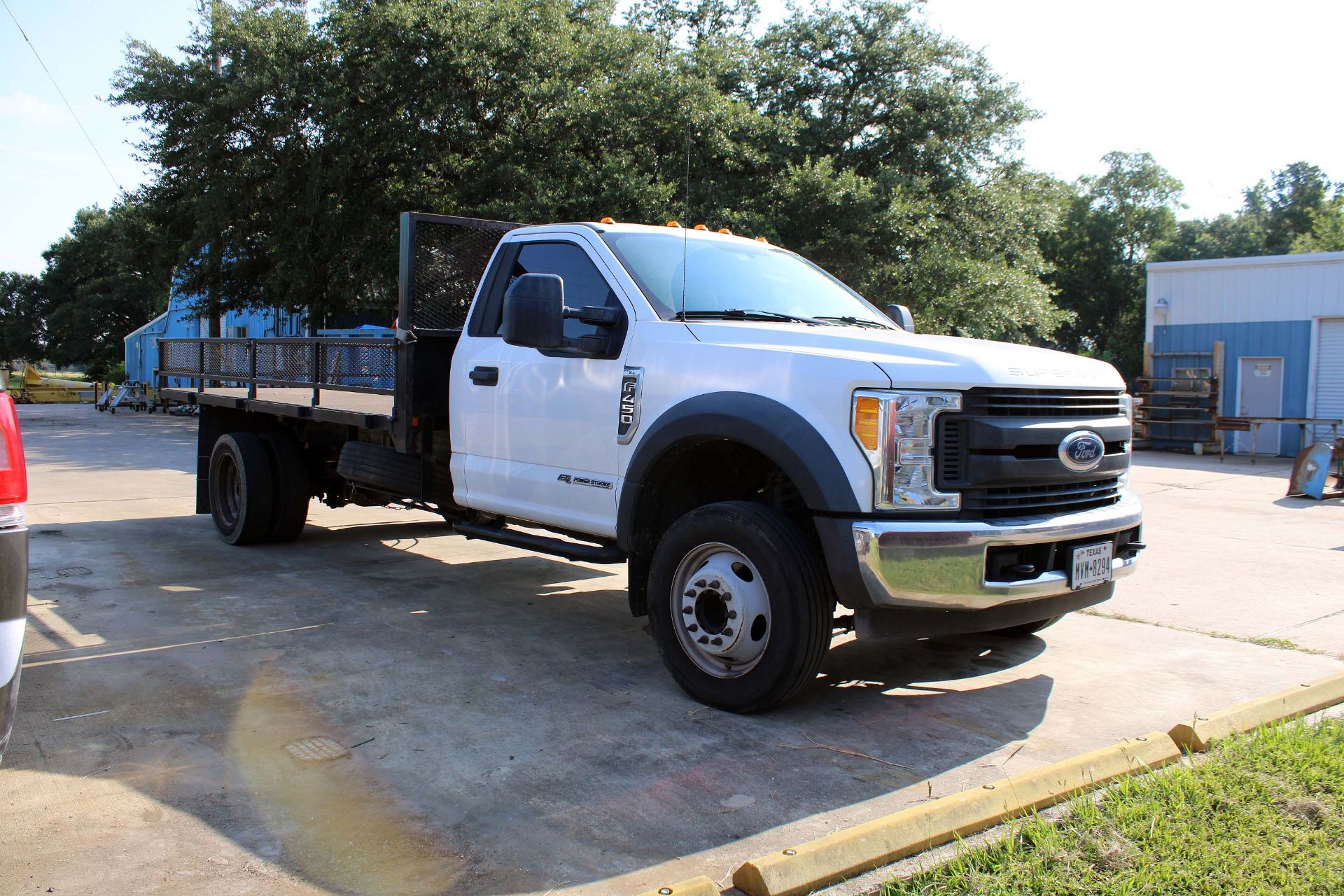 FLATBED TRUCK, 2016 FORD MDL. F-450, Powerstroke 6.7 liter diesel engine, auto. trans., 14’ - Image 3 of 9