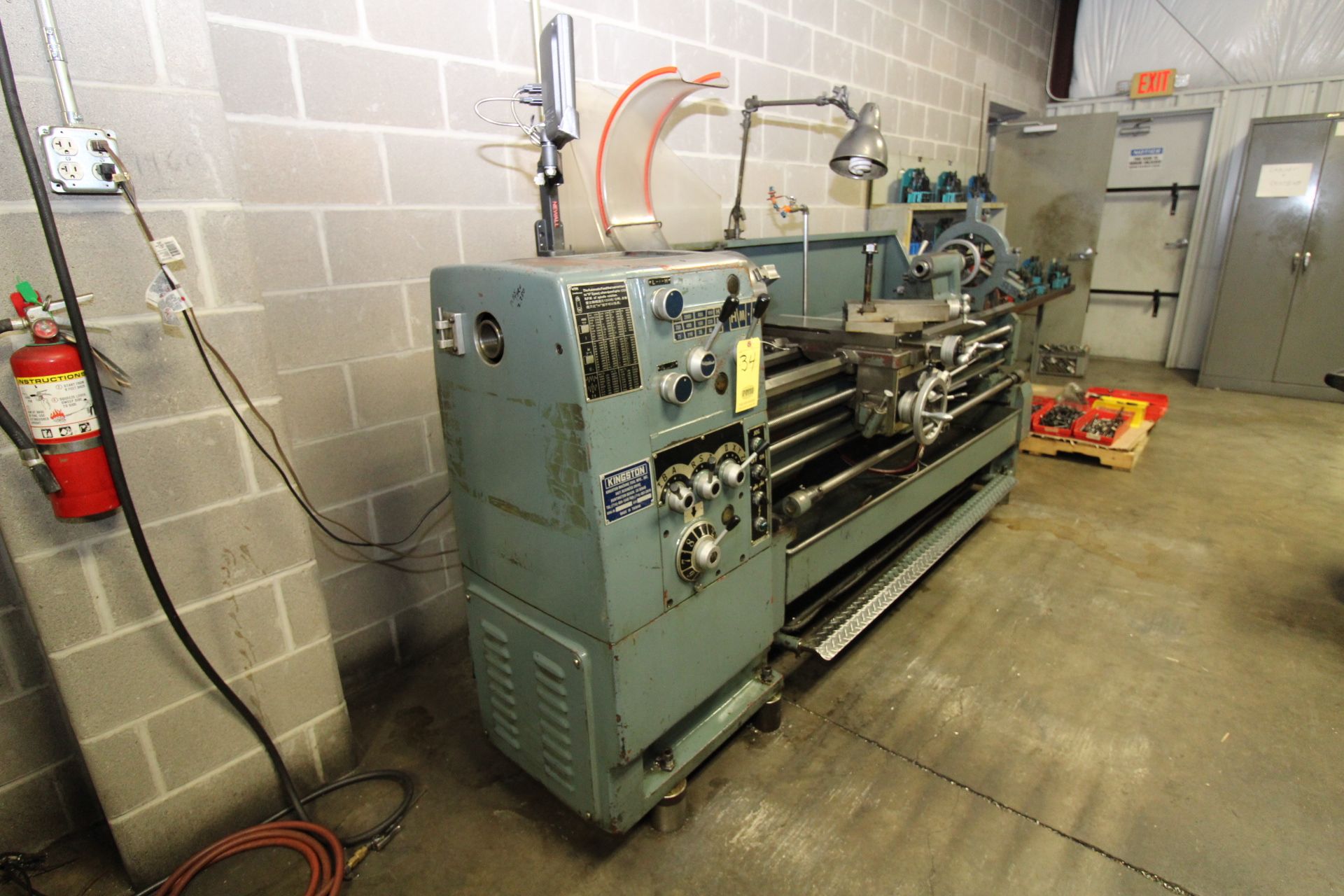 GAP BED ENGINE LATHE, KINGSTON 17” X 60”, new 2003, spds: 52-1350 RPM, 10” dia. 3-jaw chuck, 4-jaw