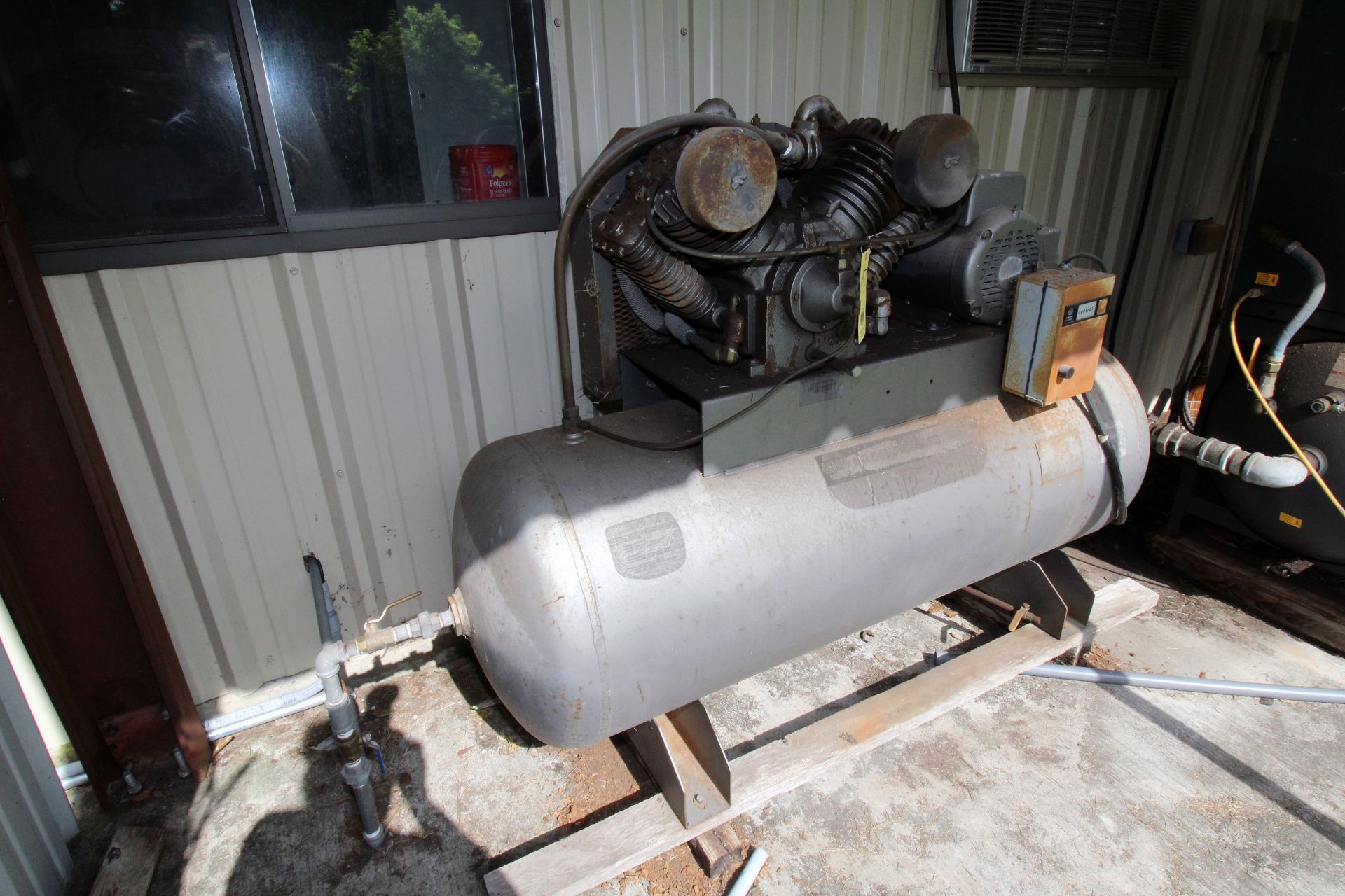 AIR COMPRESSOR, NAPA, new 2004, 7.5 HP motor, 2-stage, MAWP 200 PSI, CRN C7228.1C - Image 2 of 3