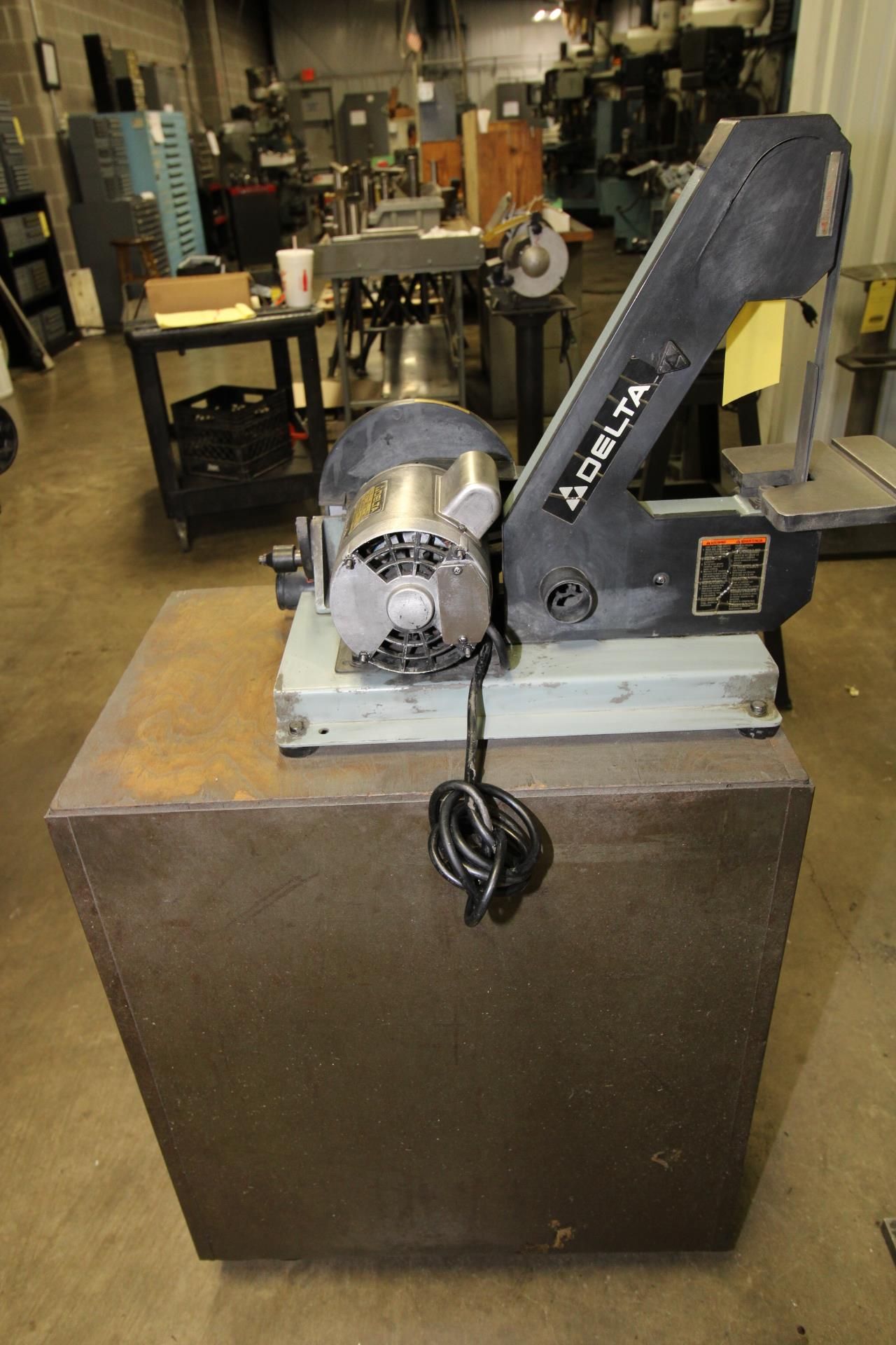 COMBINATION BELT/DISC GRINDER, DELTA MDL. 31-340, 1" belt, 6" disc, w/Craftsman toolbox - Image 3 of 3