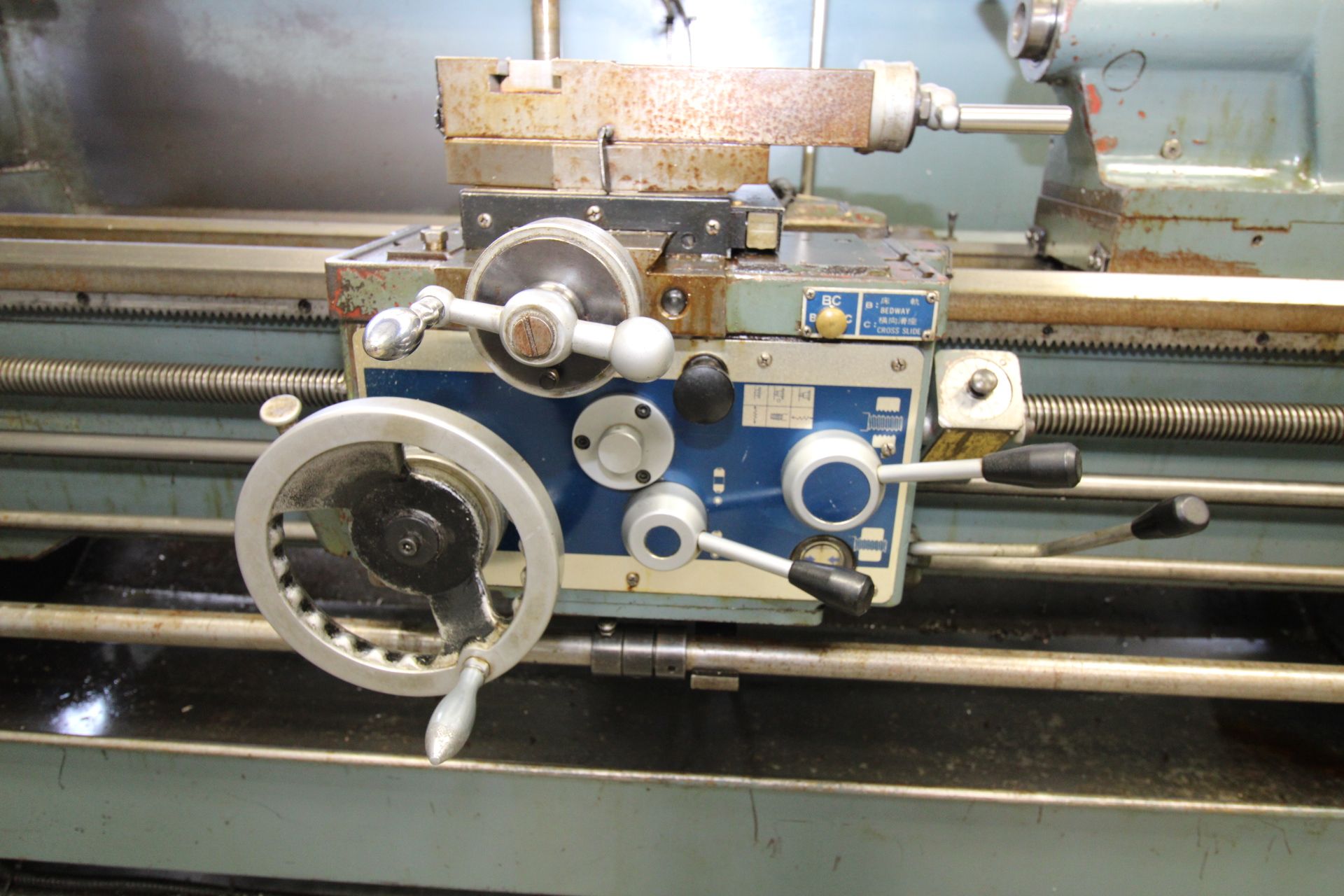 GAP BED ENGINE LATHE, KINGSTON 17” X 60”, new 2003, spds: 52-1350 RPM, 10” dia. 3-jaw chuck, 4-jaw - Image 5 of 11