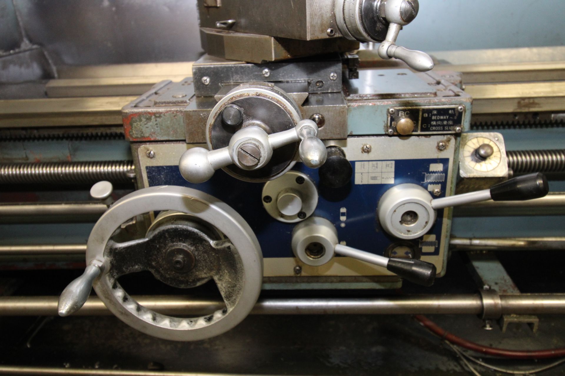 GAP BED ENGINE LATHE, KINGSTON 17” X 60”, new 2003, spds: 52-1350 RPM, 10” dia. 3-jaw chuck, 4-jaw - Image 6 of 15