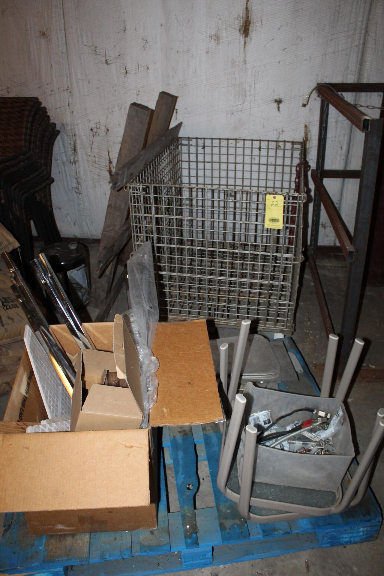 LOT CONSISTING OF: collapsible metal basket & blue wooden pallet w/assorted metal parts (Located at: