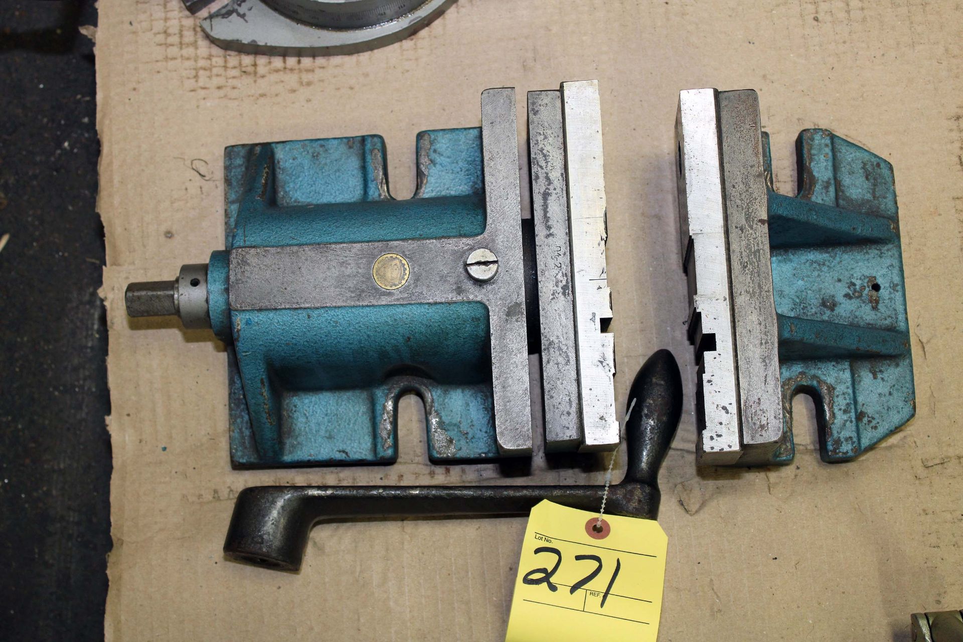 HORIZONTAL STATIONARY VISE, BISON, 6"W. jaw, 3" dp., 8,990 max. clamp force
