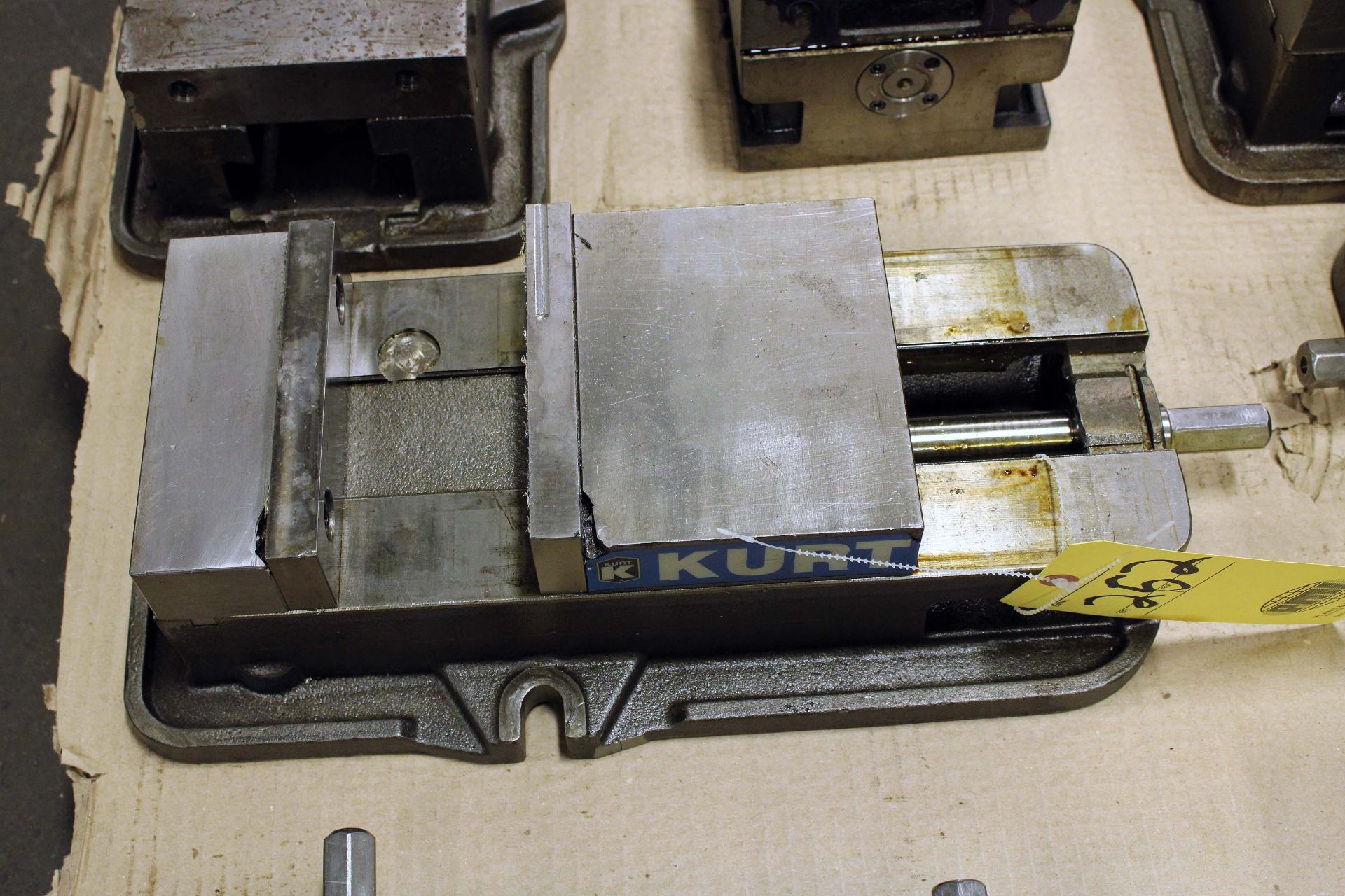 HORIZONTAL MANUAL VISE, KURT 6"