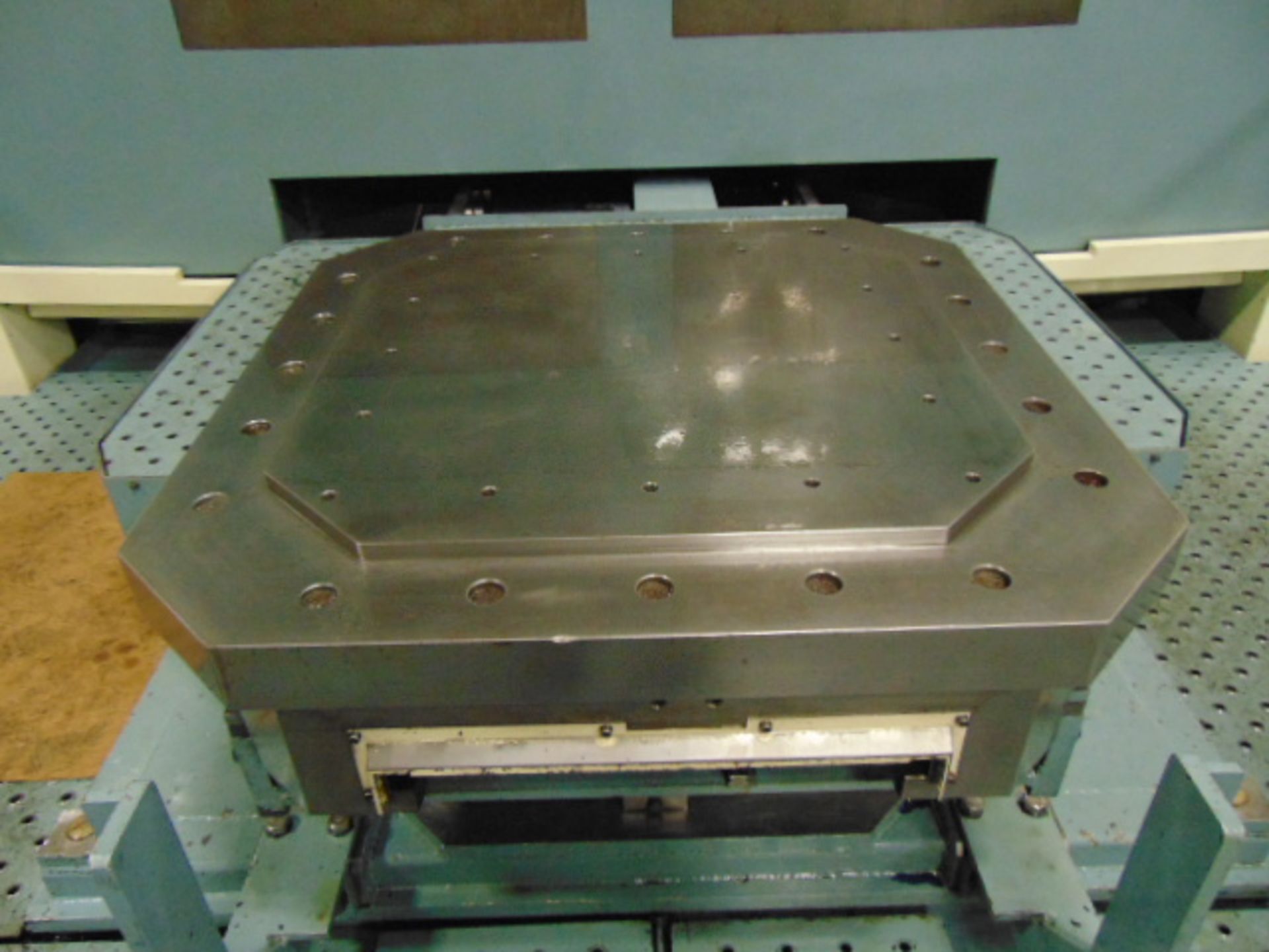 4-AXIS HORIZONTAL MACHINING CENTER, NIIGATA MDL. HN100D, new 2011, Fanuc 30i - Model A CNC - Image 7 of 29