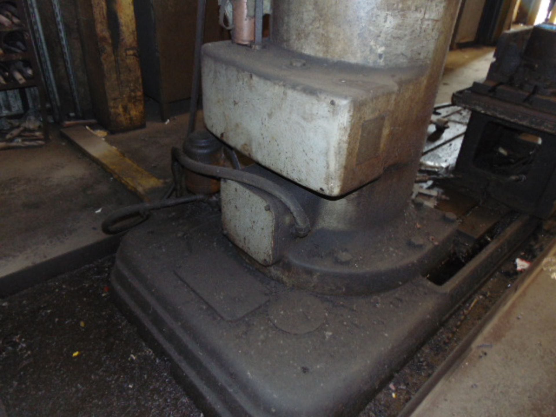 RADIAL ARM DRILL, AMERICAN 5' X 15", box tbl., S/N N.A. (Loading charge F.O.B. customer trucks is $ - Image 6 of 9