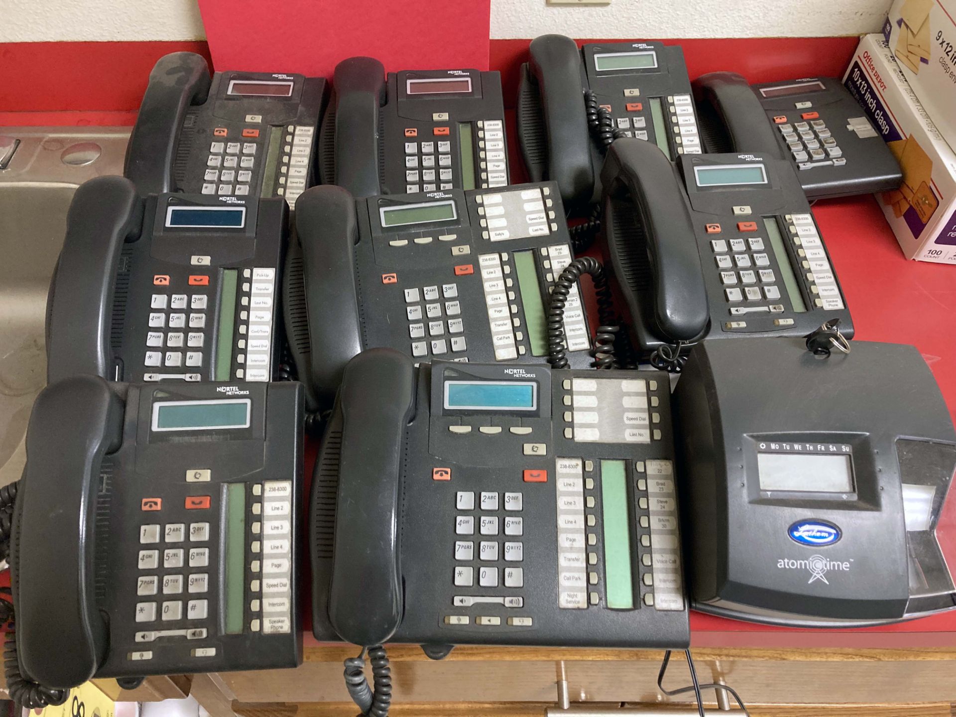 LOT CONSISTING OF NORTEL NETWORK PHONE SYSTEM CSU AND (9) HANDSETS, TIME CLOCK, LATHEM, MDL 1600E - Bild 2 aus 3