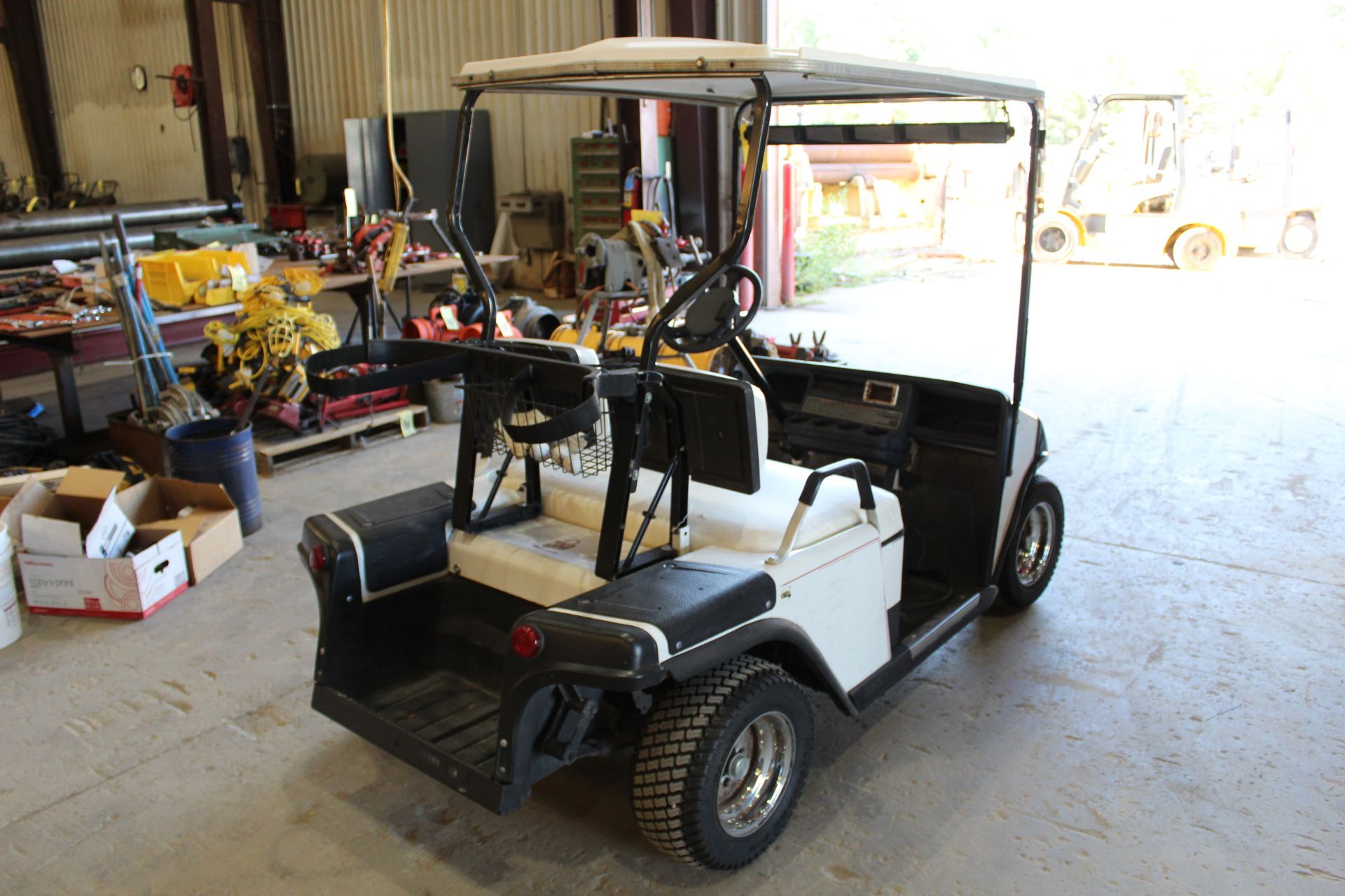 ELECTRIC GOLF CART, EZ-GO, new 1992, 36 v. charger, Mfg. Code 20192, S/N 720414 - Image 2 of 5