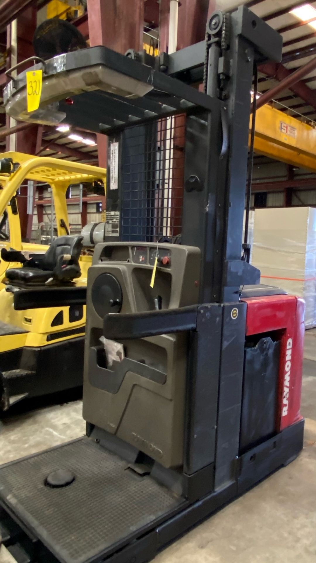 ELECTRIC FORKLIFT, RAYMOND 3000 LB. BASE CAP. MDL. 560-OPC30TT, new 2007, 36 v. electric w/charger, - Image 4 of 10