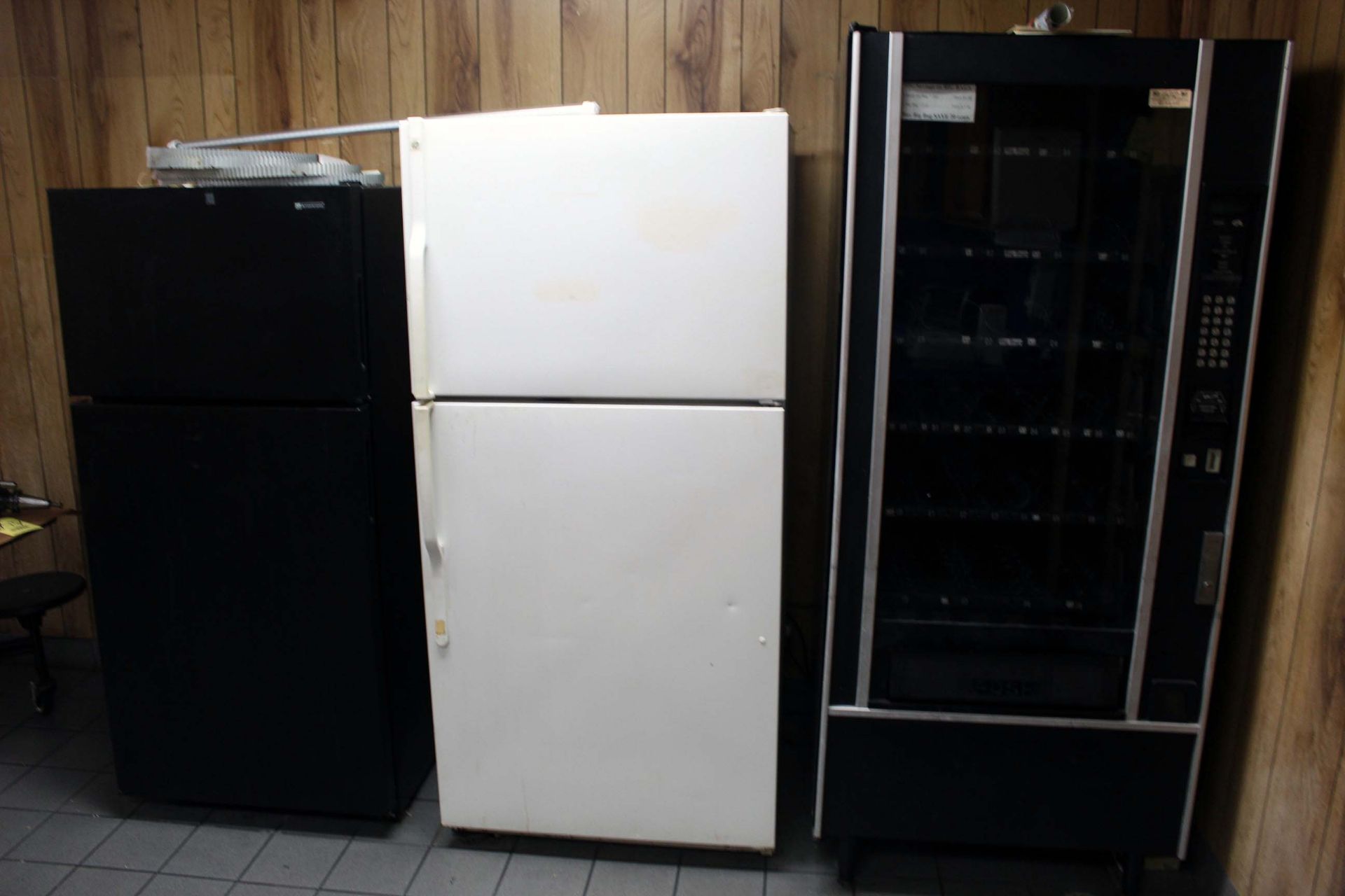 LOT CONTENTS OF LUNCHROOM: refrigerators, microwave, folding tables (delayed removal) - Image 3 of 3