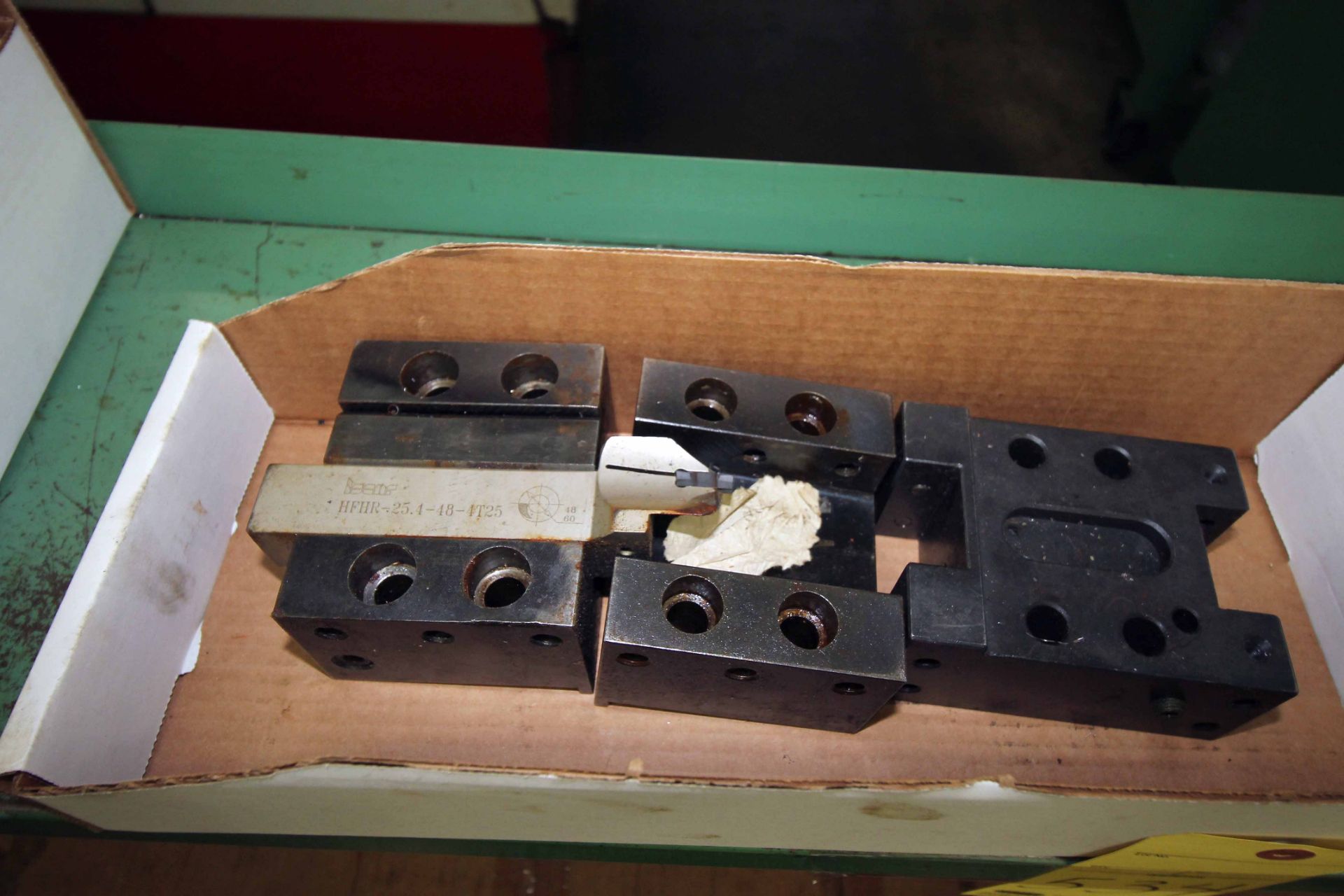LOT OF TURRET TOOLHOLDERS (in one box)