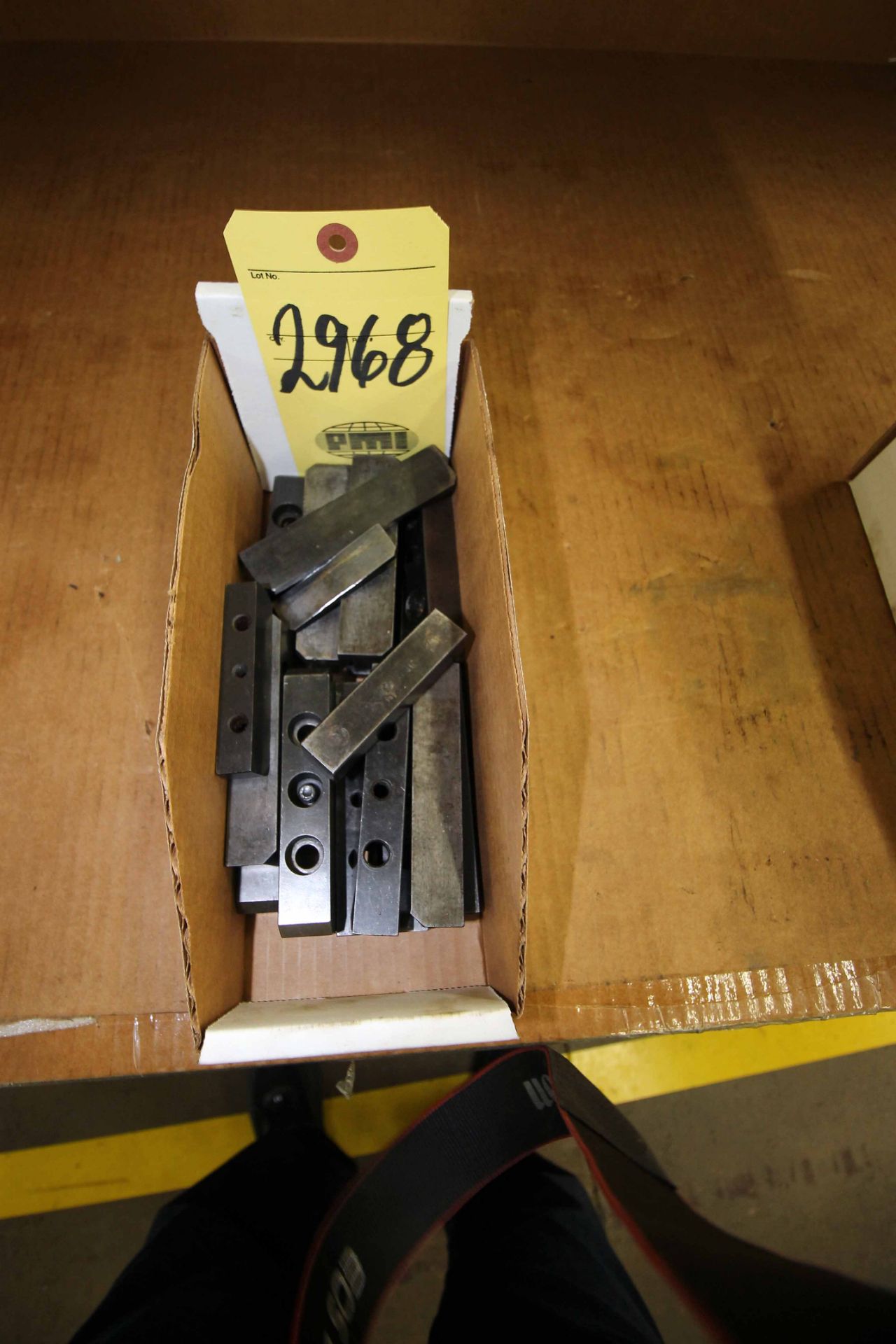 LOT OF TOOLHOLDING EQUIPMENT (in one box)